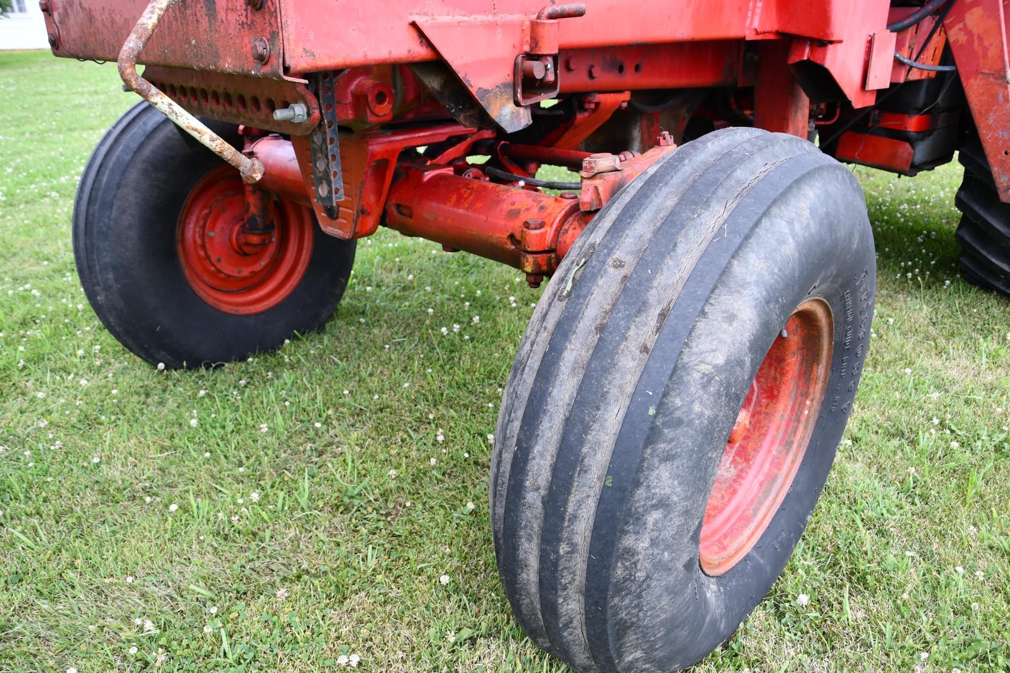 1980 International 1086 2wd tractor