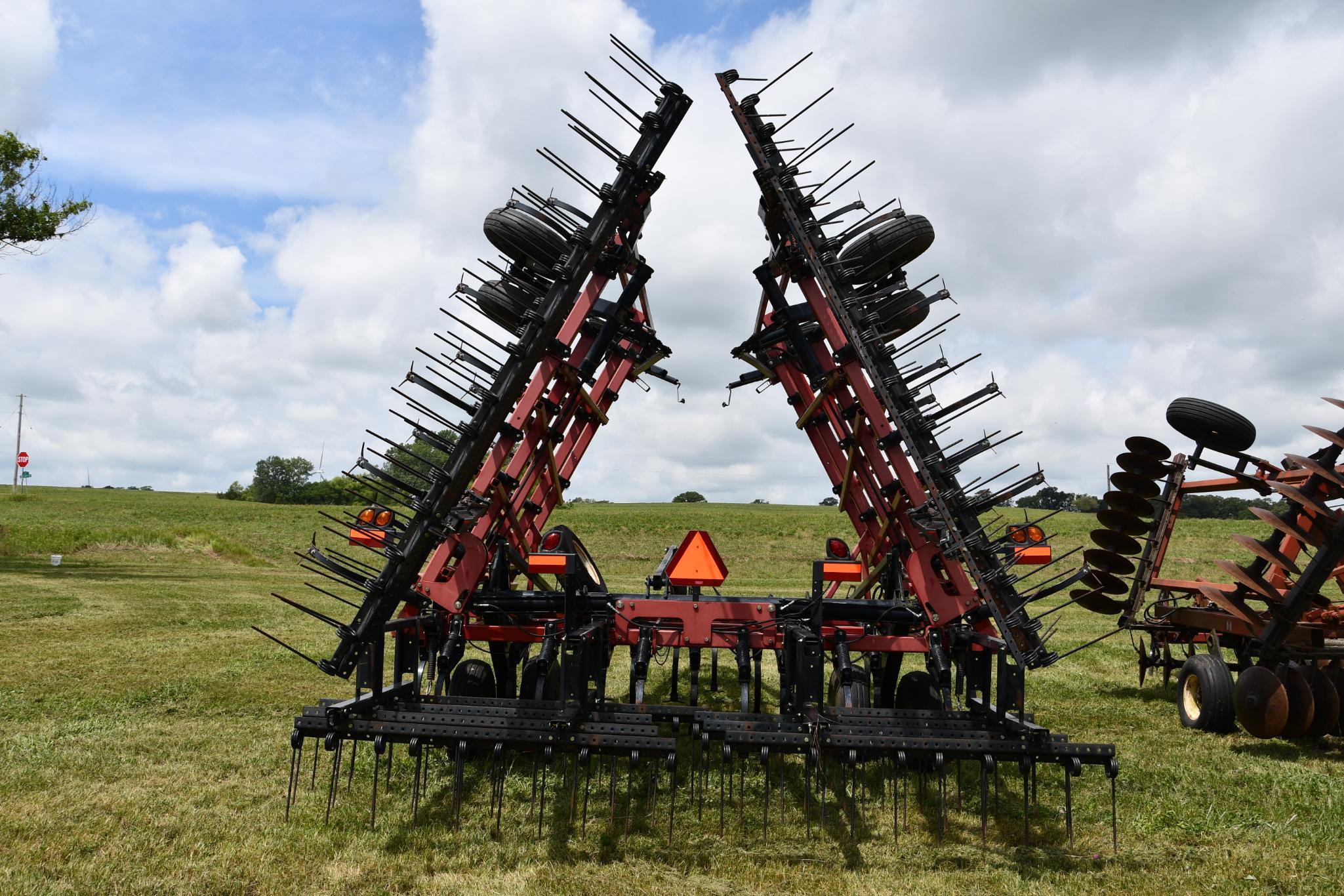 Case IH Tiger Mate 200 32' field cultivator