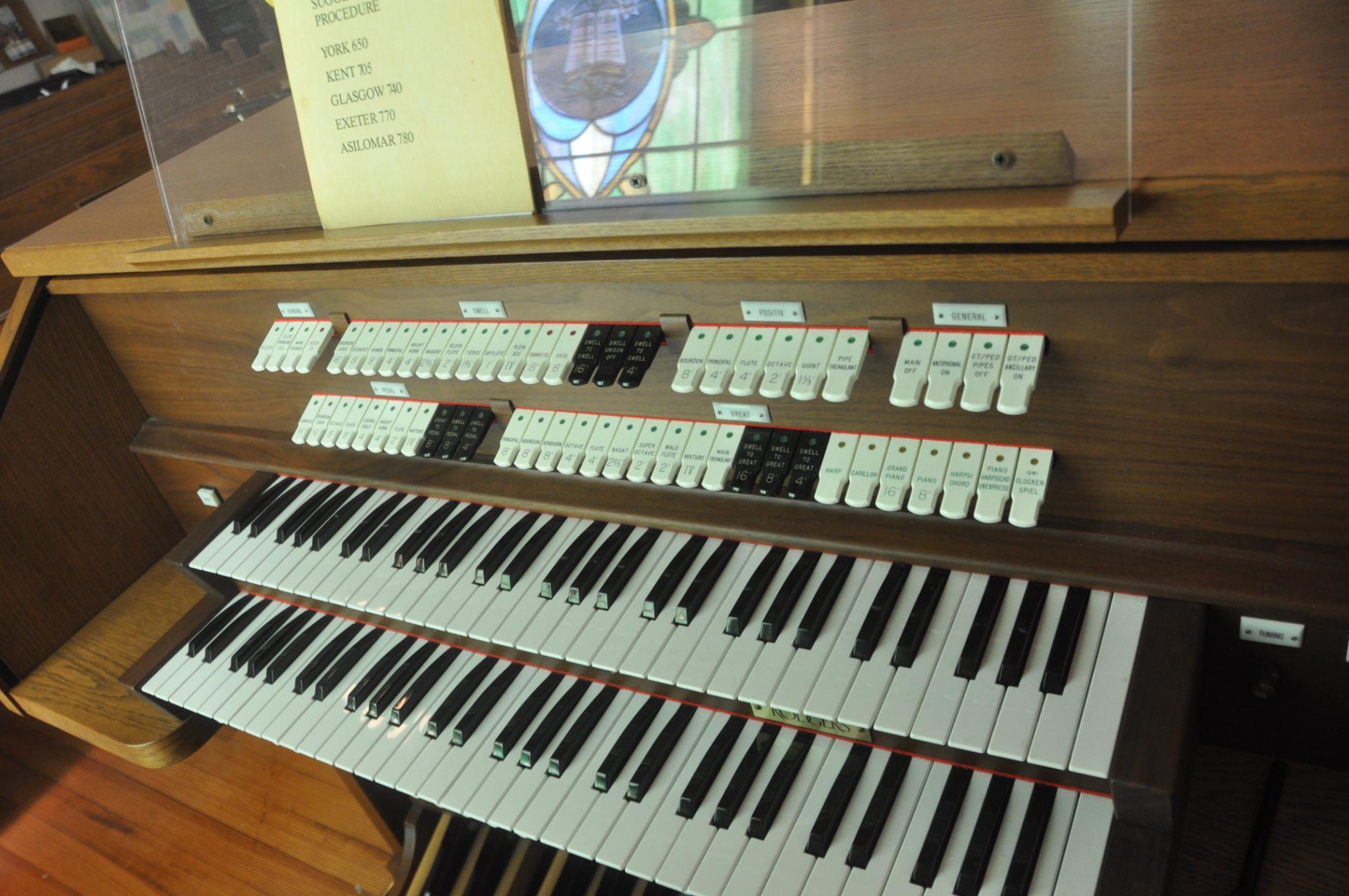 Rodgers Church Organ with speaker