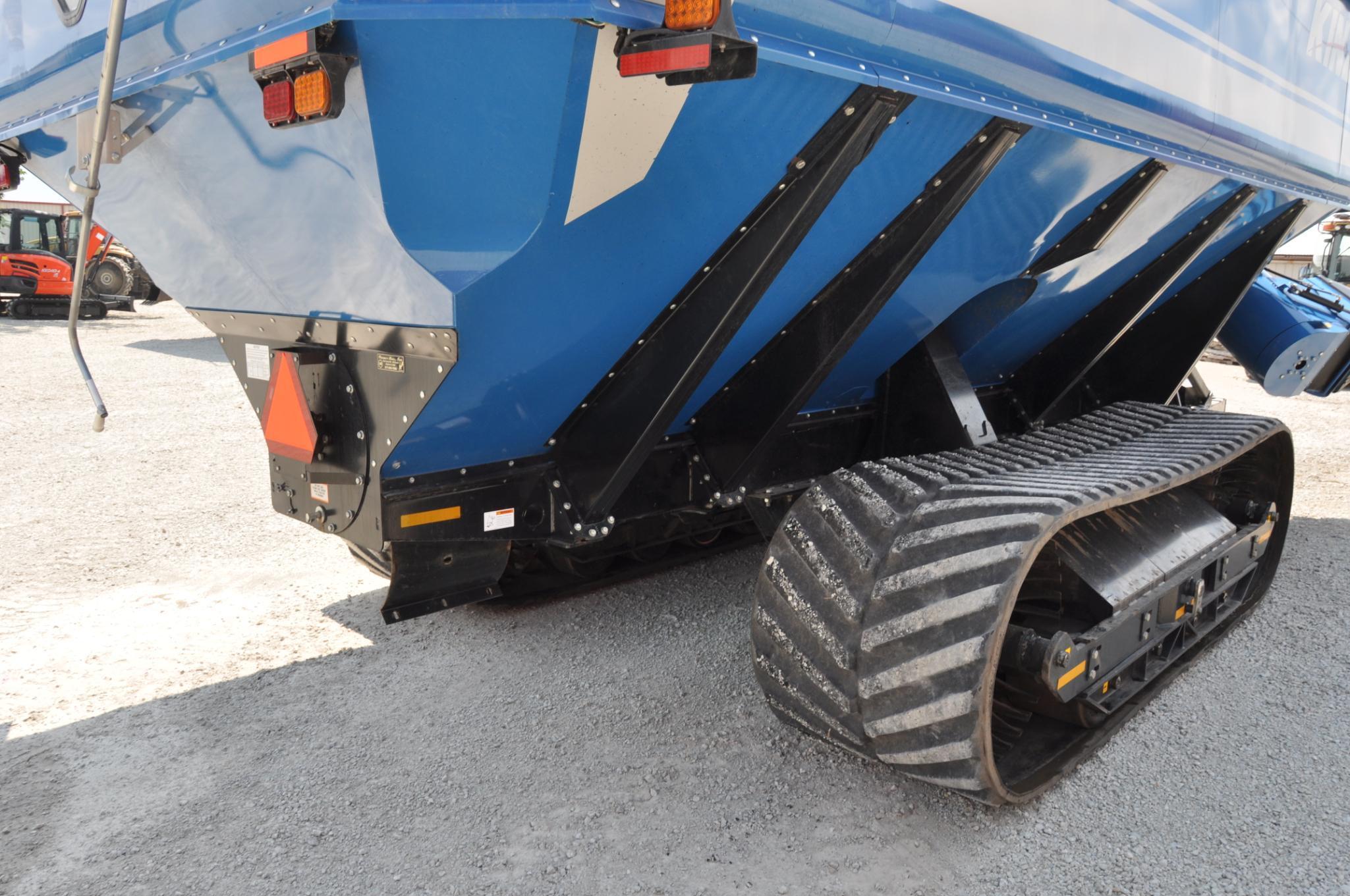 2014 Kinze 1300 grain cart