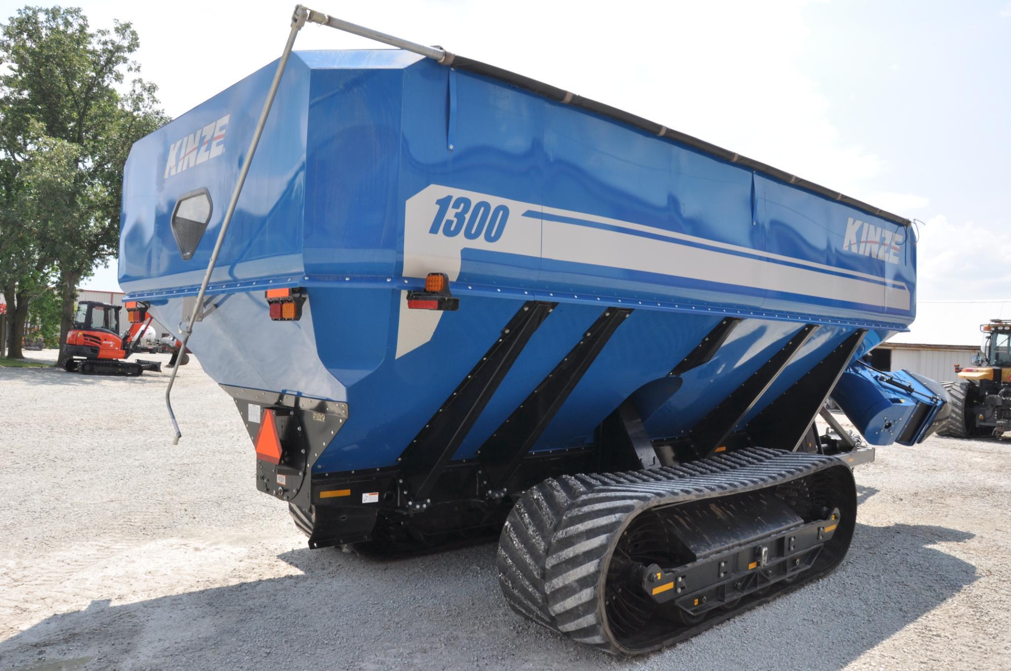 2014 Kinze 1300 grain cart