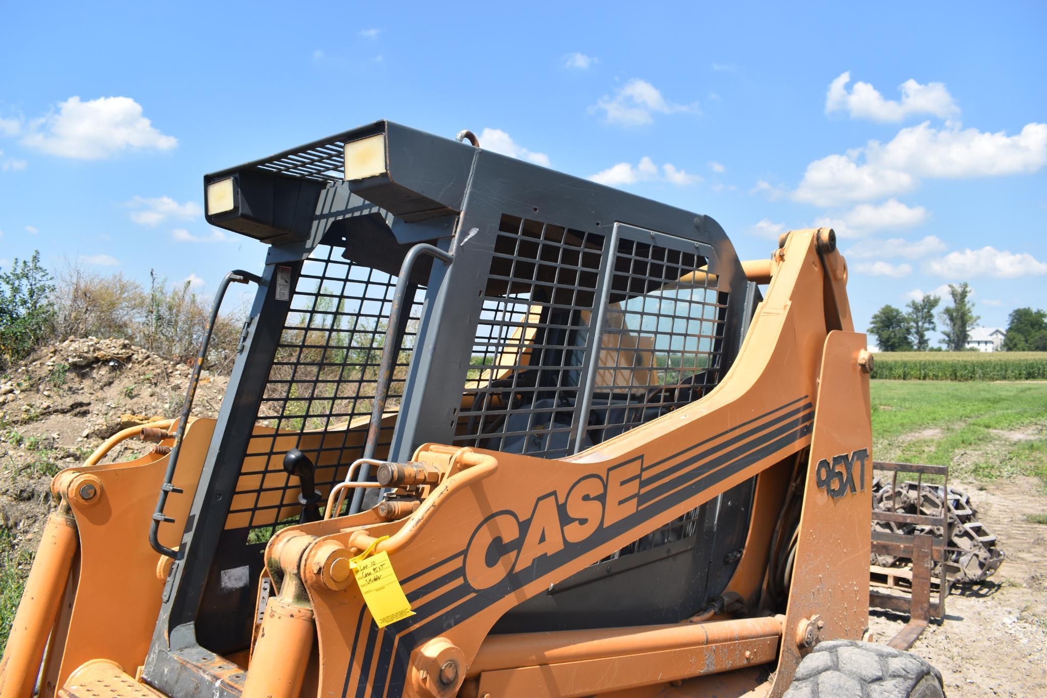 Case 95XT skidsteer