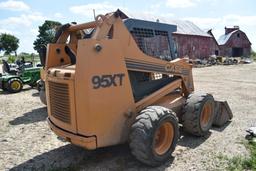 Case 95XT skidsteer