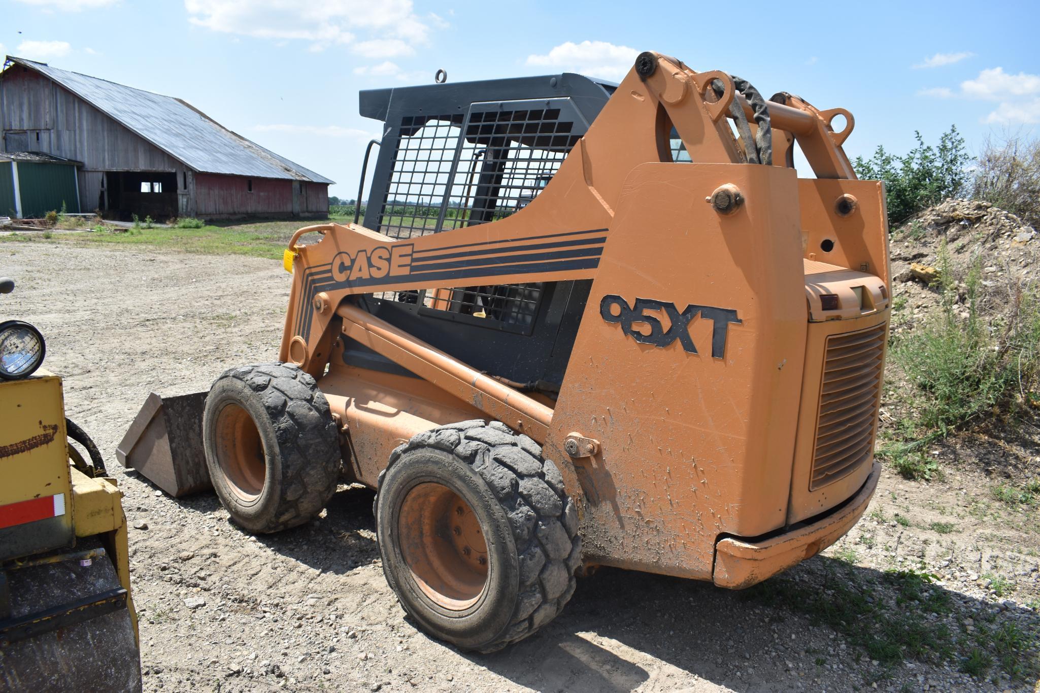 Case 95XT skidsteer