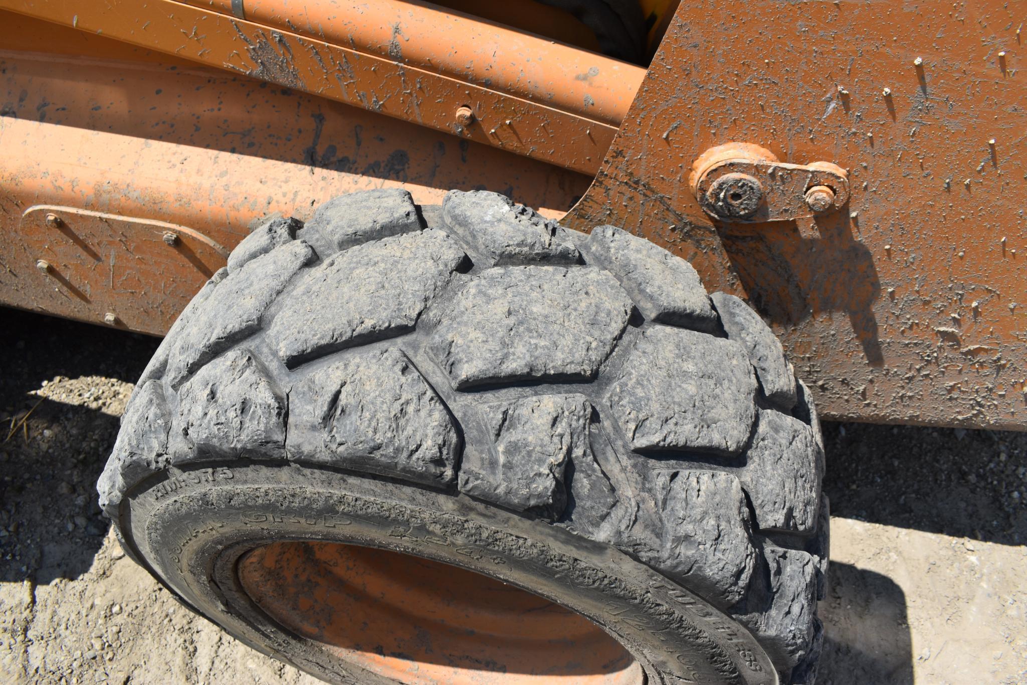 Case 95XT skidsteer