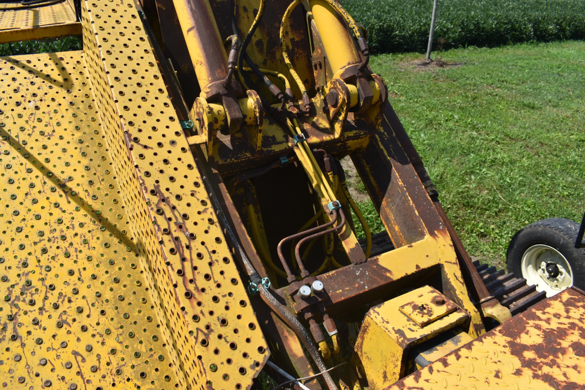 1978 Holland-Drain FFS self-propelled tile machine