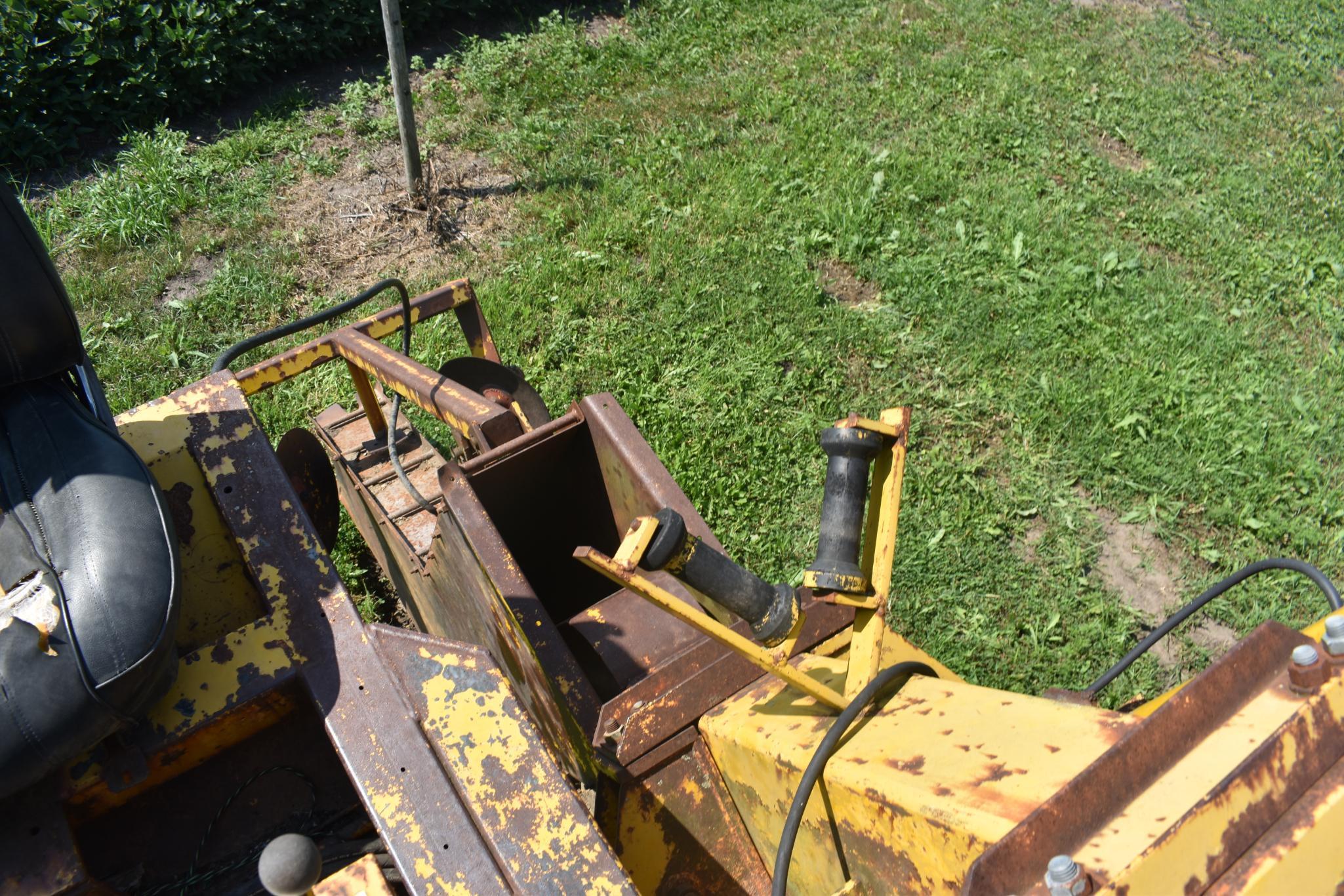 1978 Holland-Drain FFS self-propelled tile machine