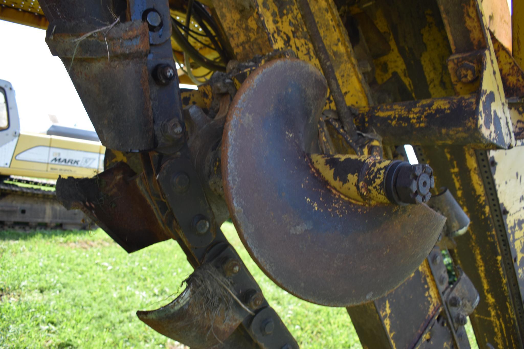 1978 Holland-Drain FFS self-propelled tile machine