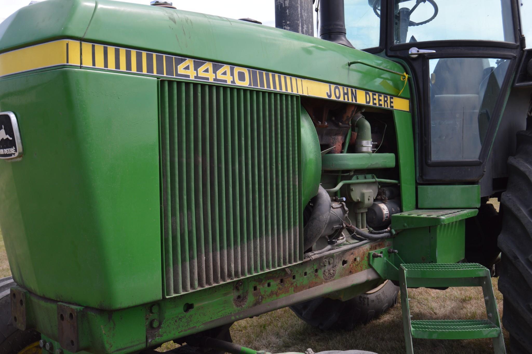 1981 John Deere 4440 2wd tractor