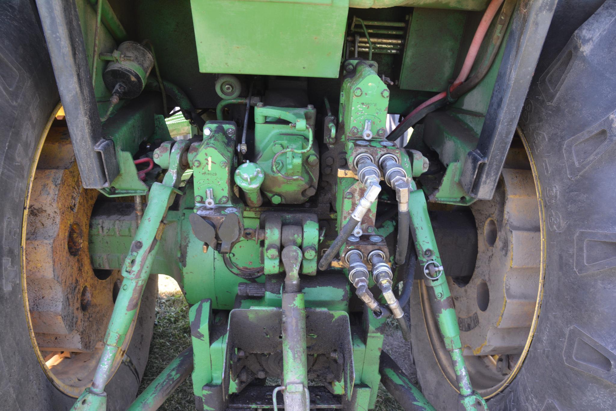 1981 John Deere 4440 2wd tractor