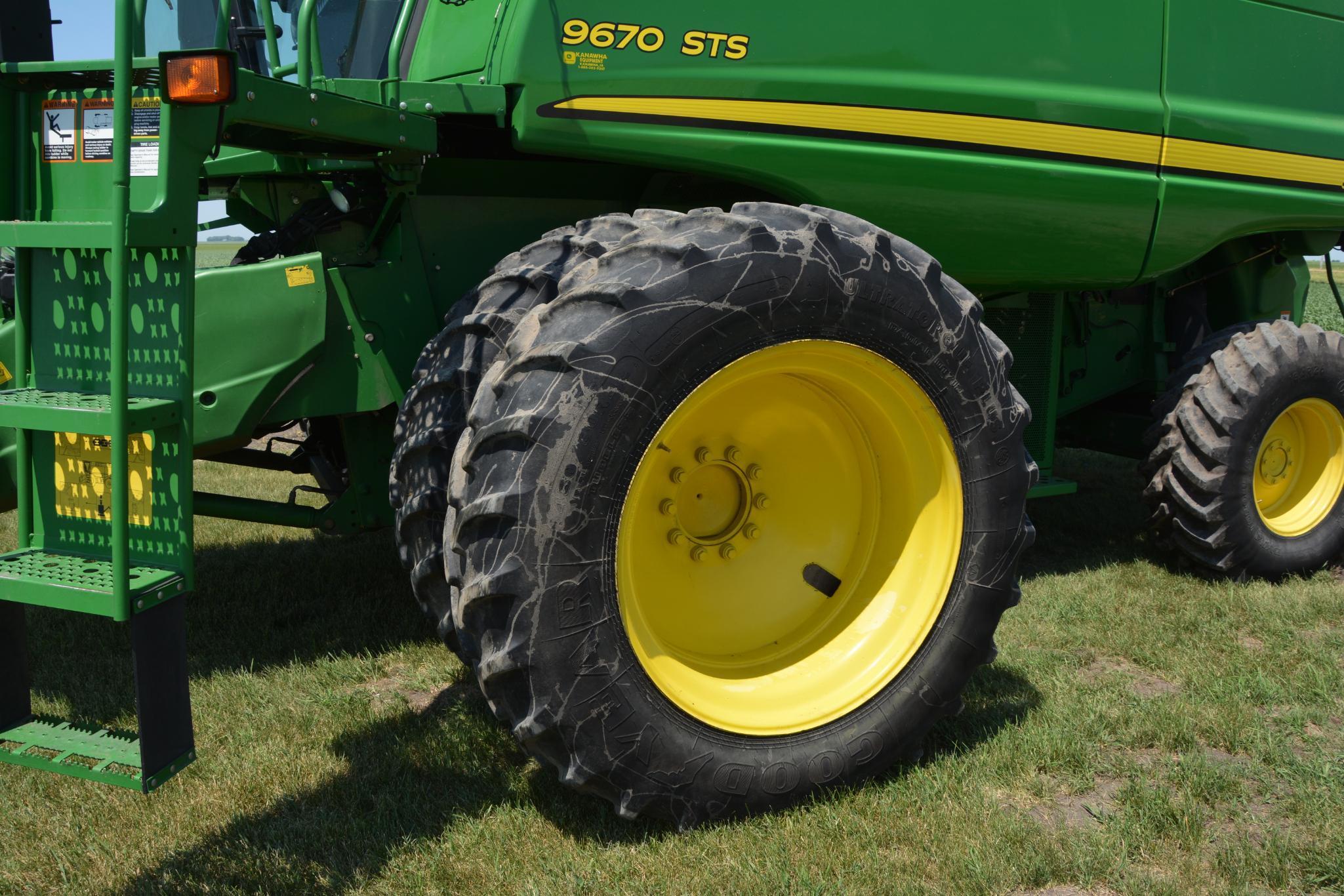 2009 John Deere 9670 STS 2wd combine