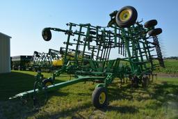 John Deere 2210 45' field cultivator