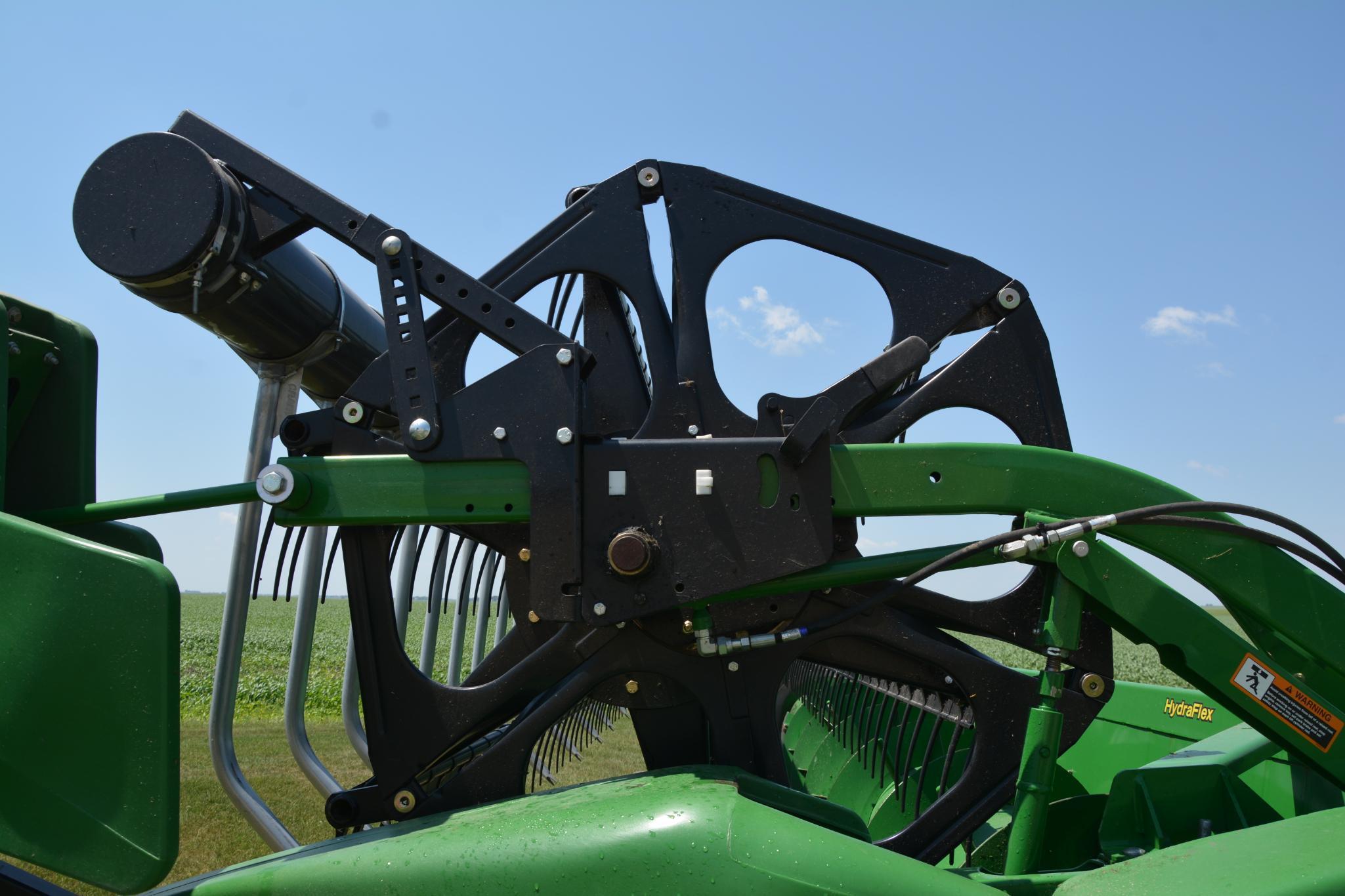 2014 John Deere 630 HydraFlex platform