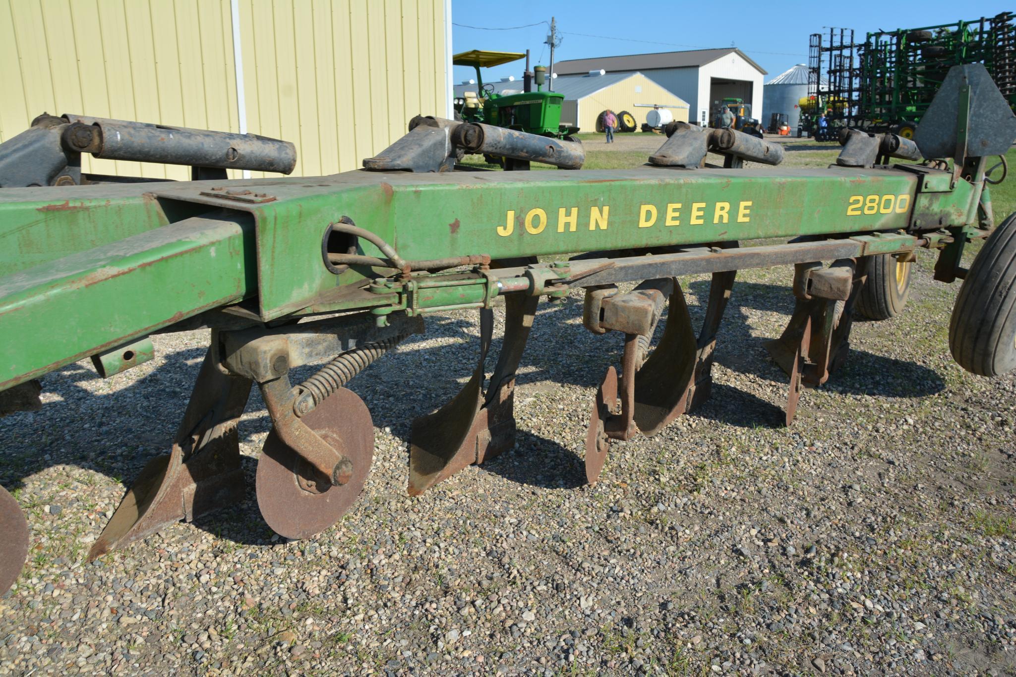 John Deere 2800 vari-width