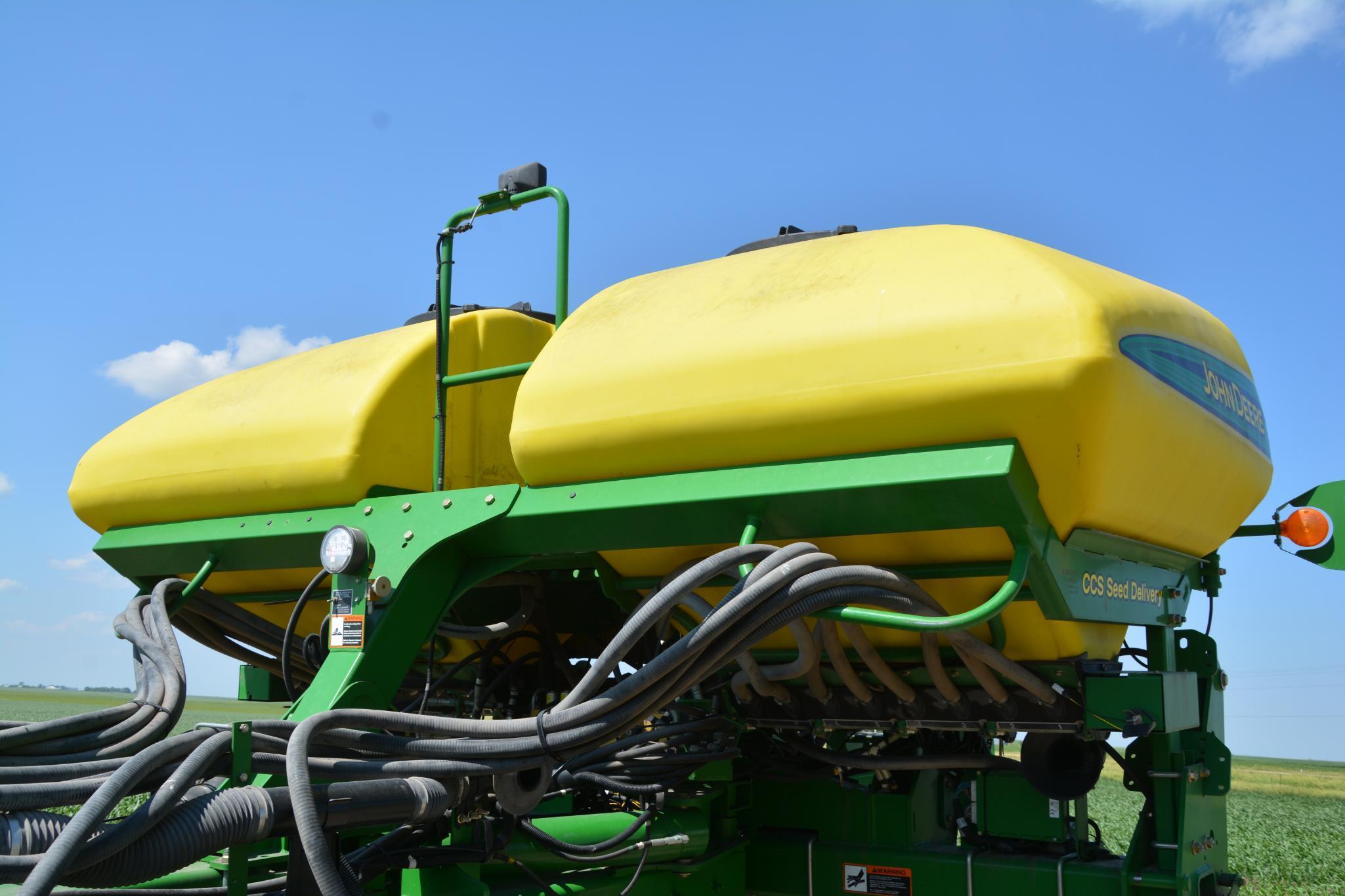 2010 John Deere 1770 NT 16R30" CCS planter