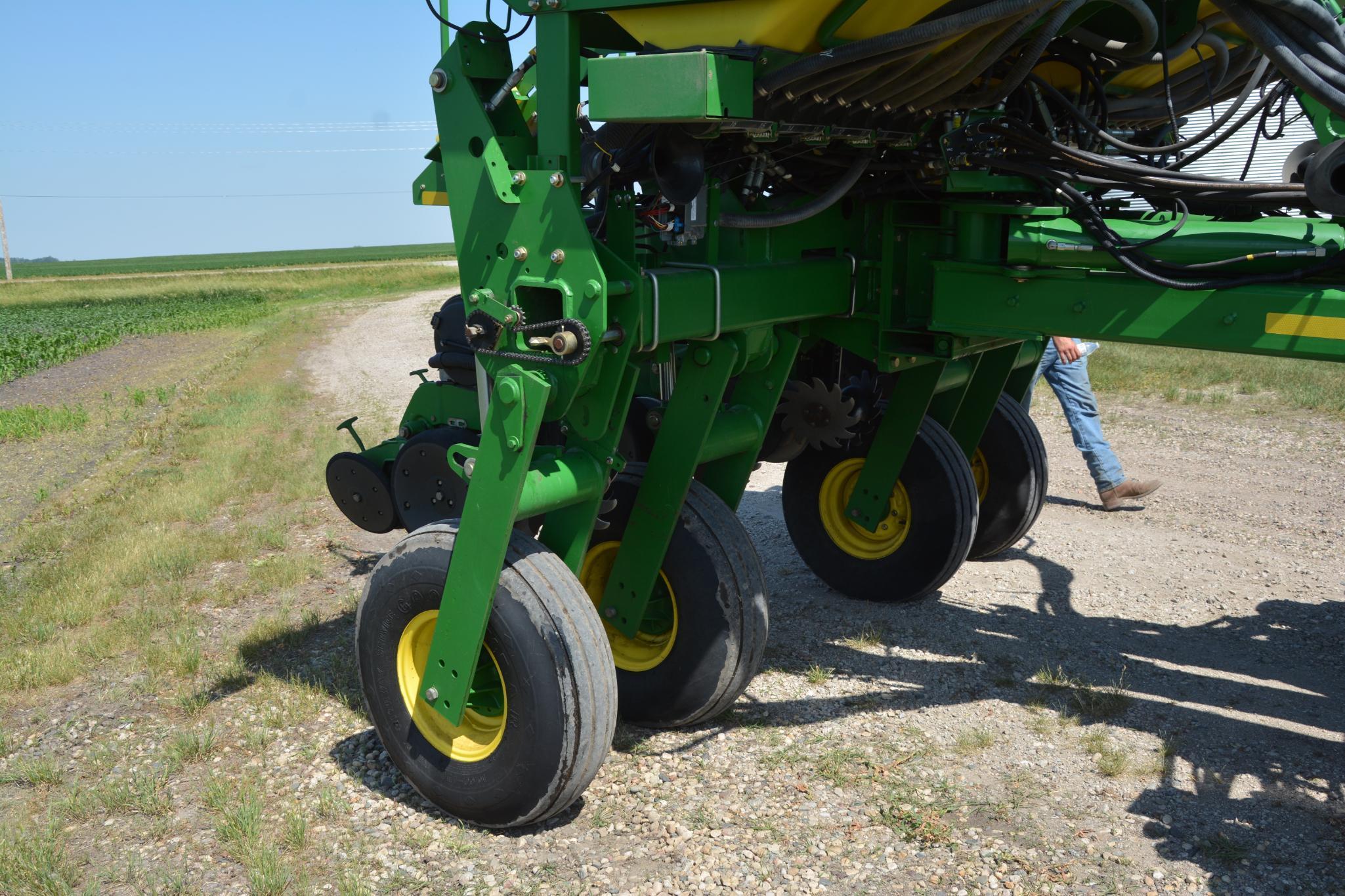 2010 John Deere 1770 NT 16R30" CCS planter