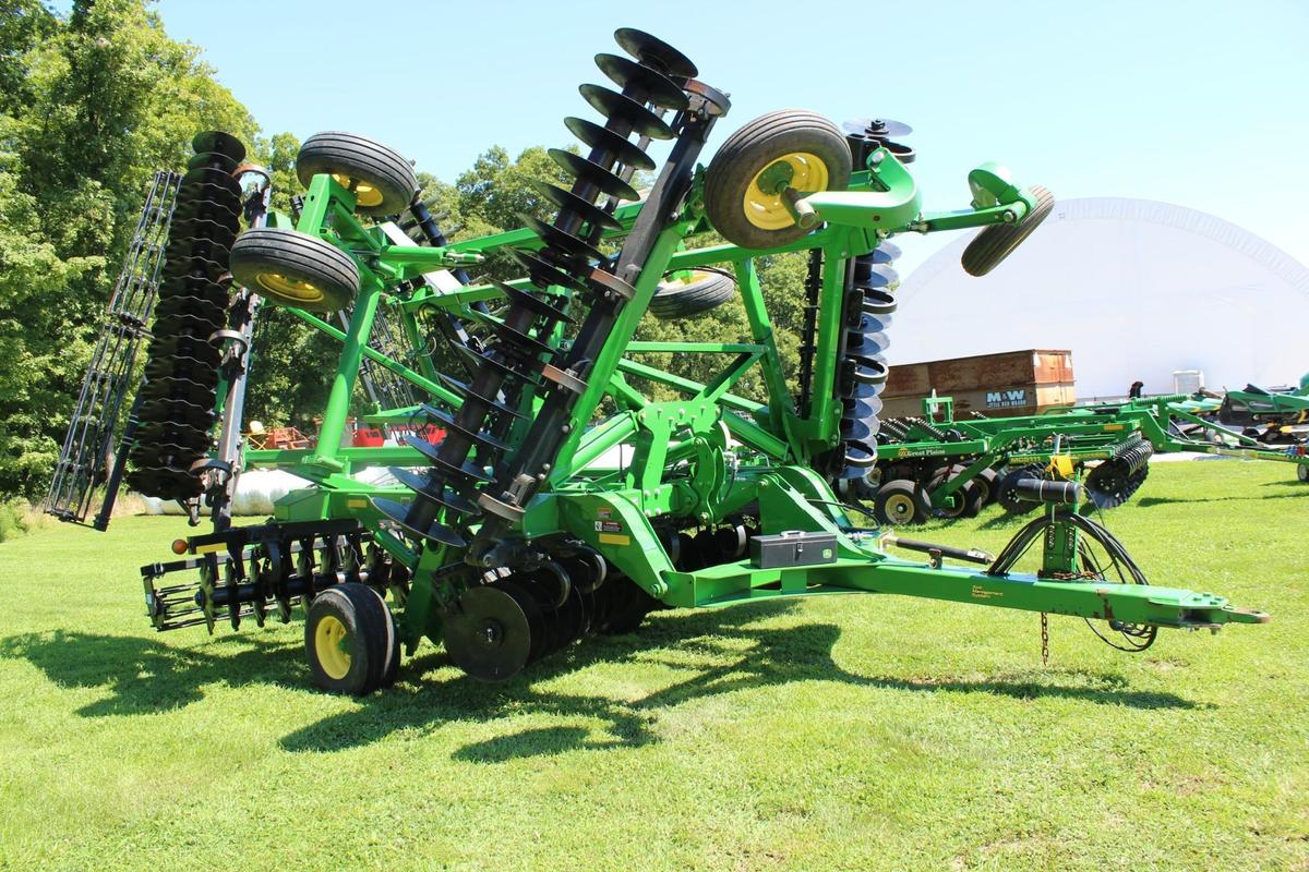 2013 John Deere 2623VT vertical tillage tool