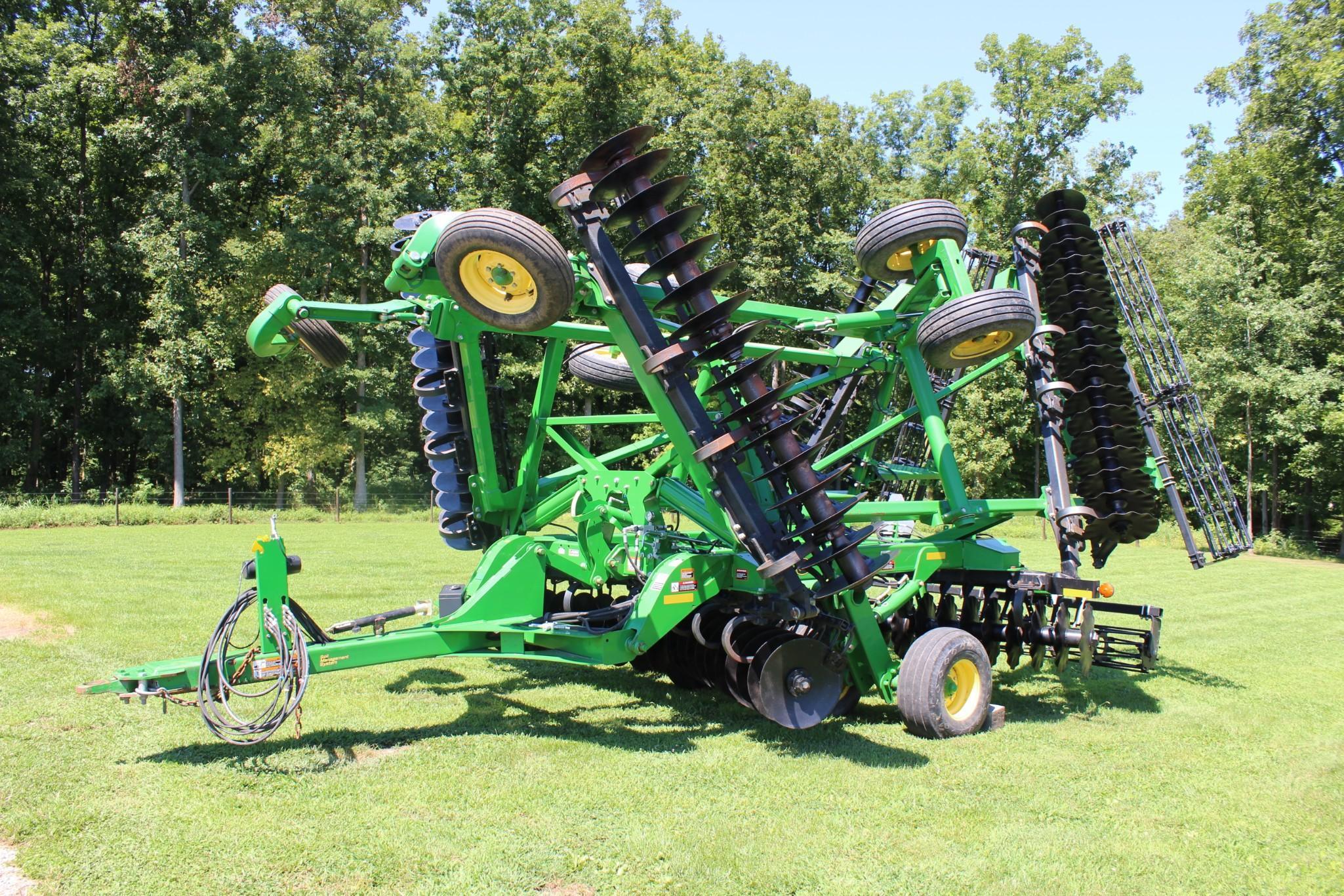 2013 John Deere 2623VT vertical tillage tool