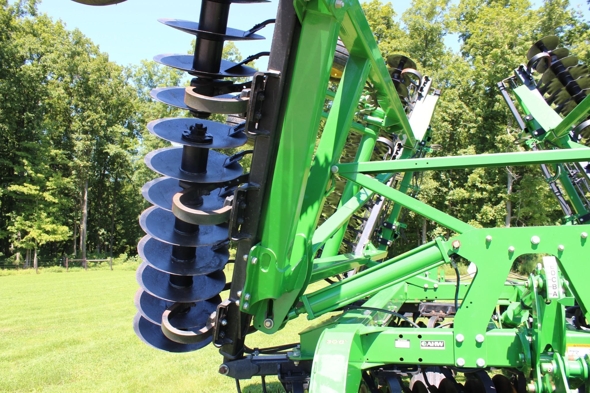 2013 John Deere 2623VT vertical tillage tool