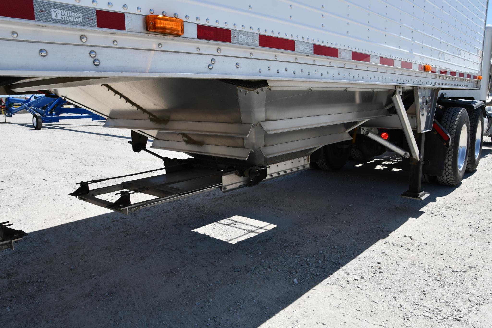 2011 Wilson 41' aluminum hopper bottom trailer