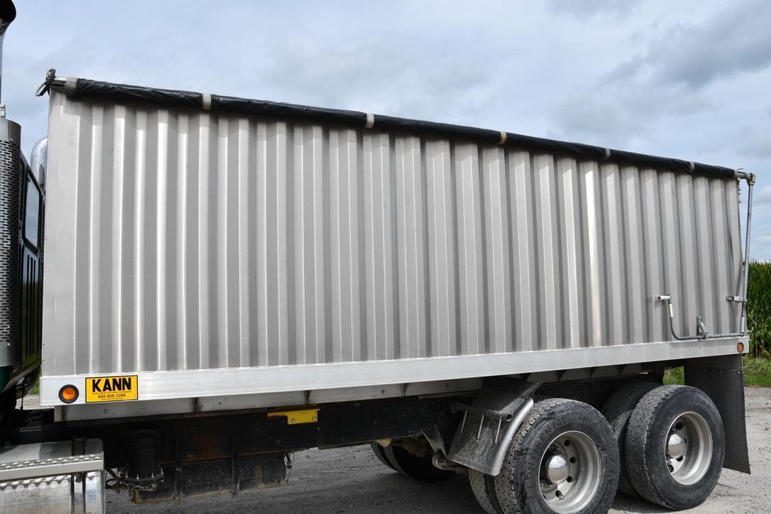 2004 Western Star tandem grain truck