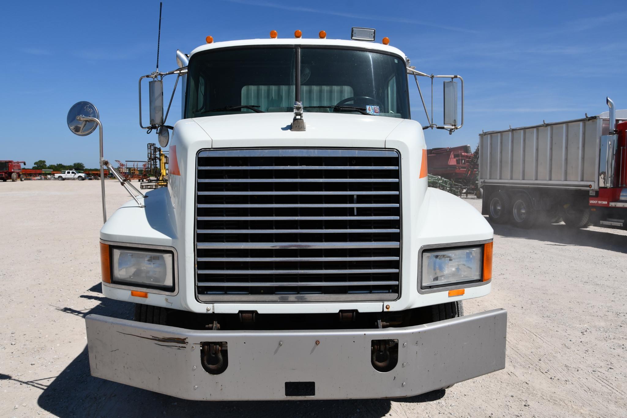 1997 Mack CH612 grain truck