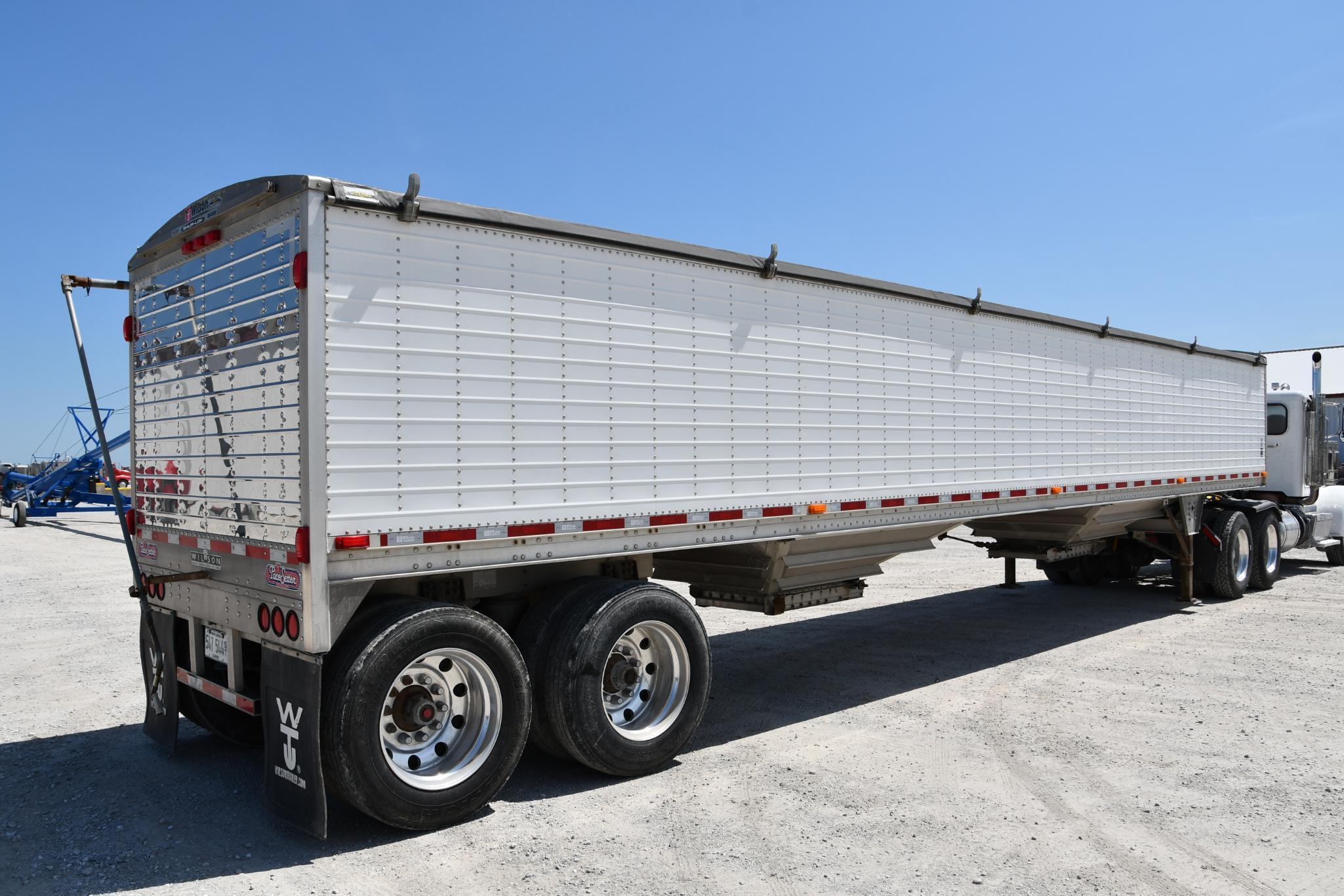 2011 Wilson 43' aluminum hopper bottom grain trailer