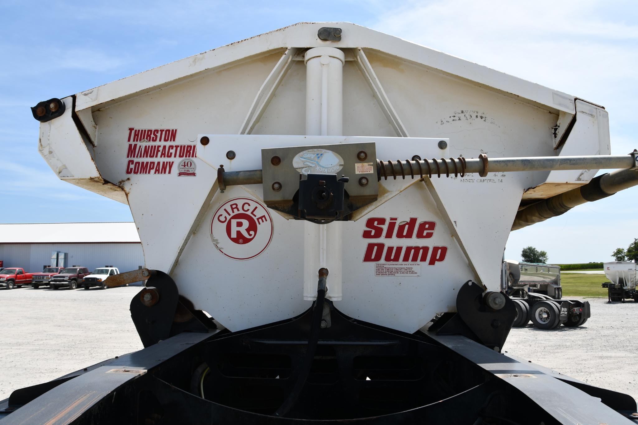 2013 Circle R Side Dump dump trailer