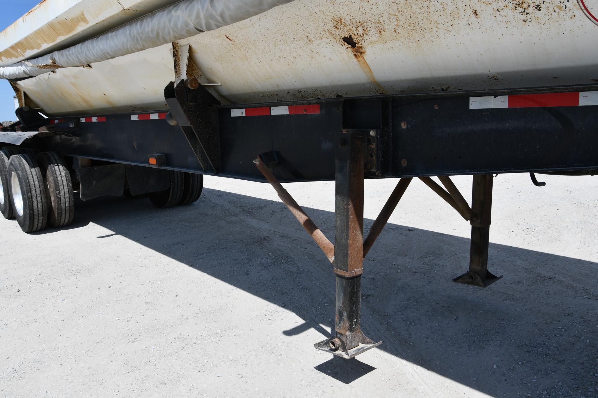 2013 Circle R Side Dump dump trailer