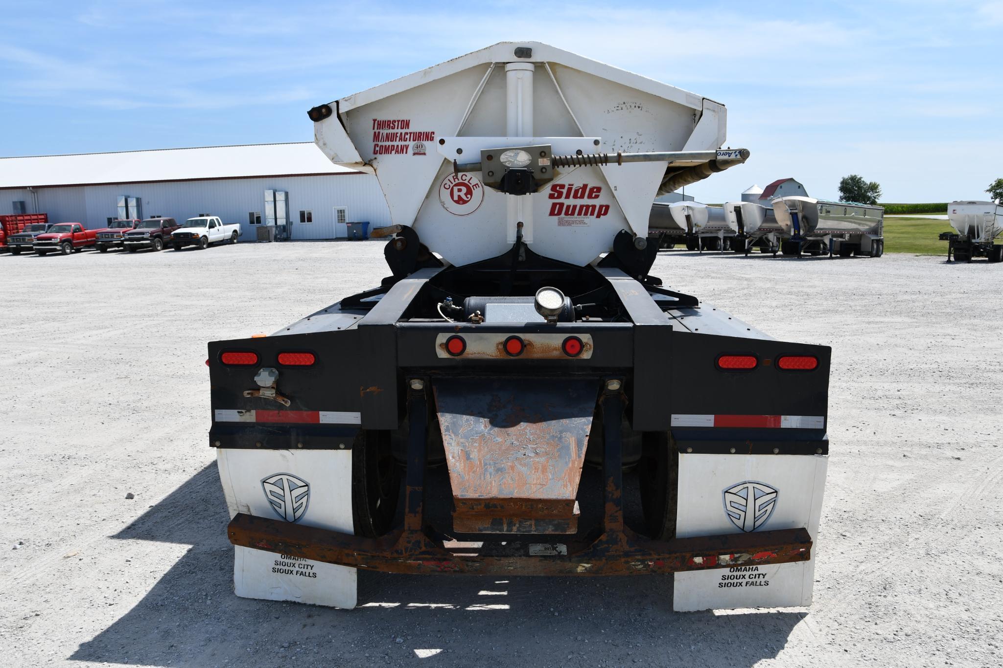 2013 Circle R Side Dump dump trailer