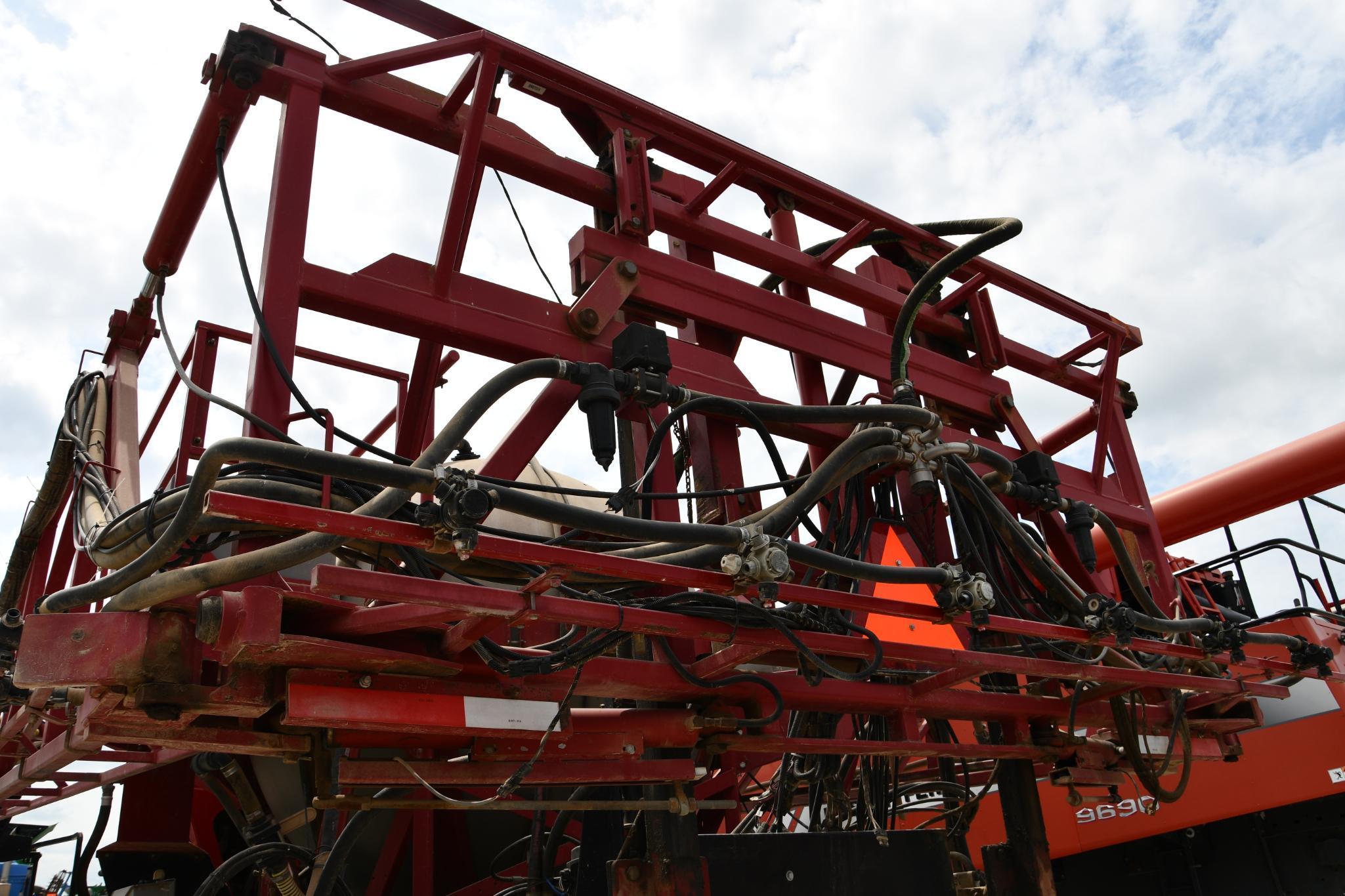 Case-IH SPX 3150 Patriot self propelled sprayer