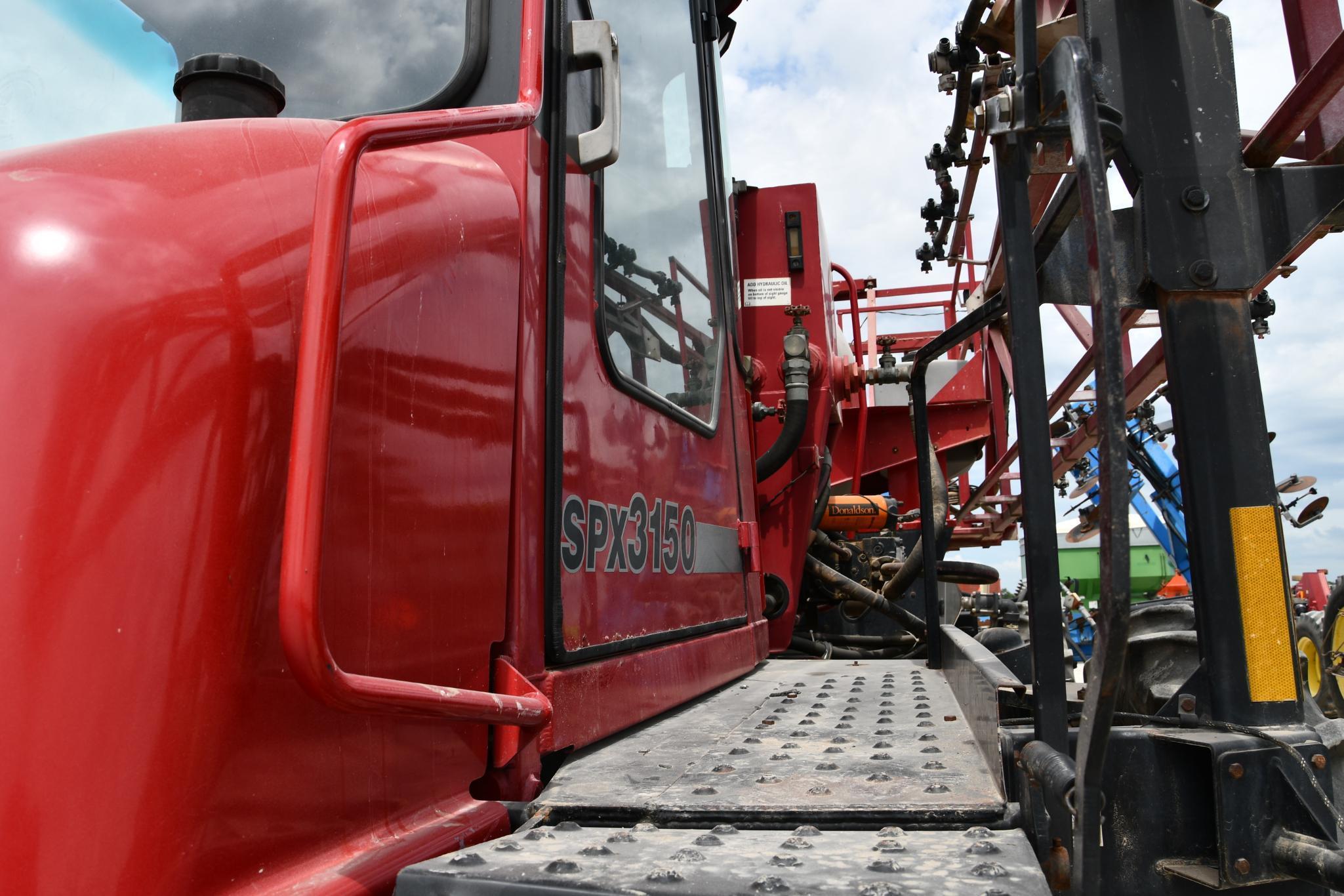 Case-IH SPX 3150 Patriot self propelled sprayer