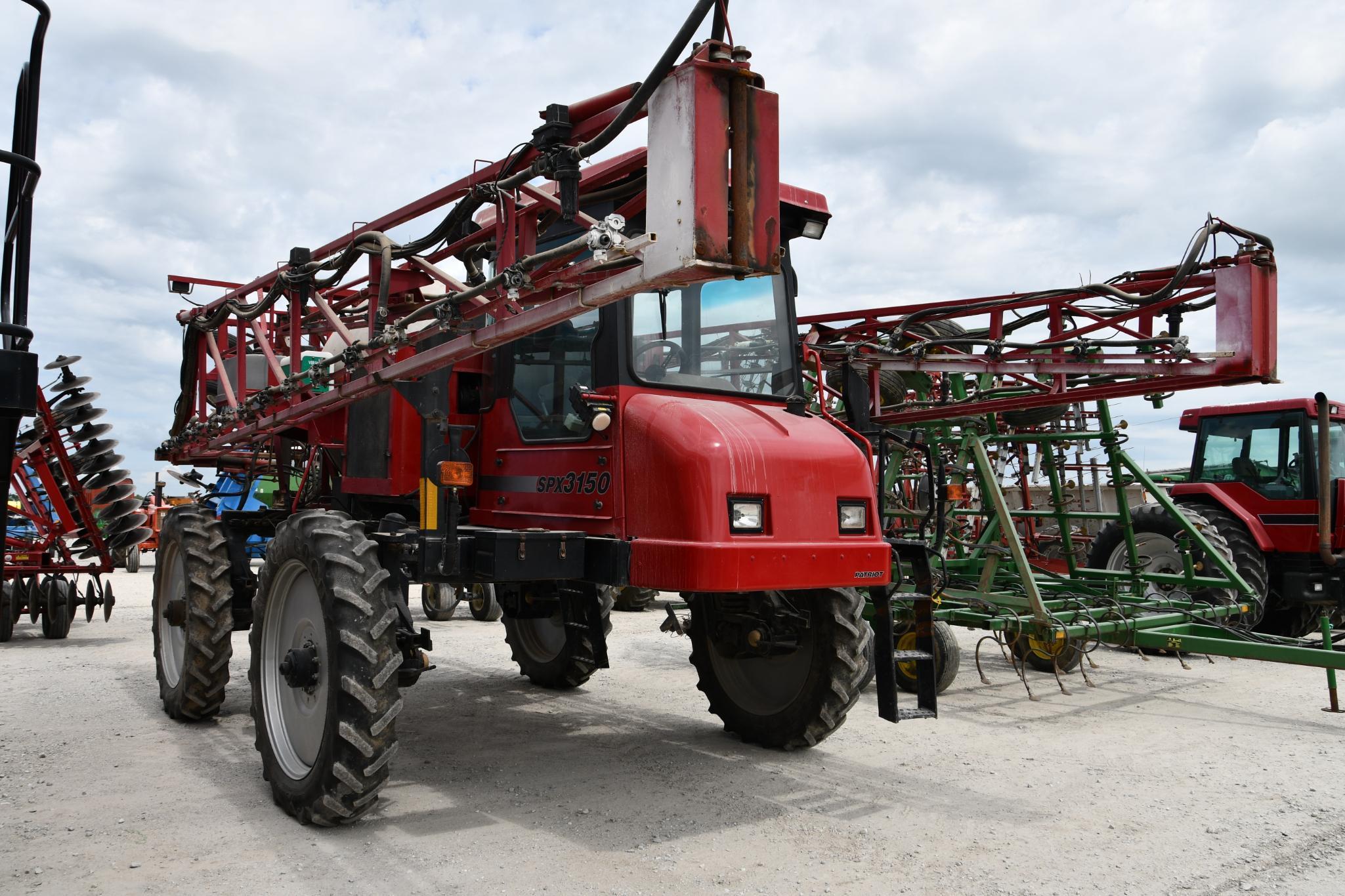 Case-IH SPX 3150 Patriot self propelled sprayer