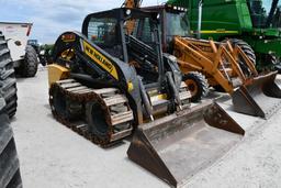 New Holland L223 skid steer