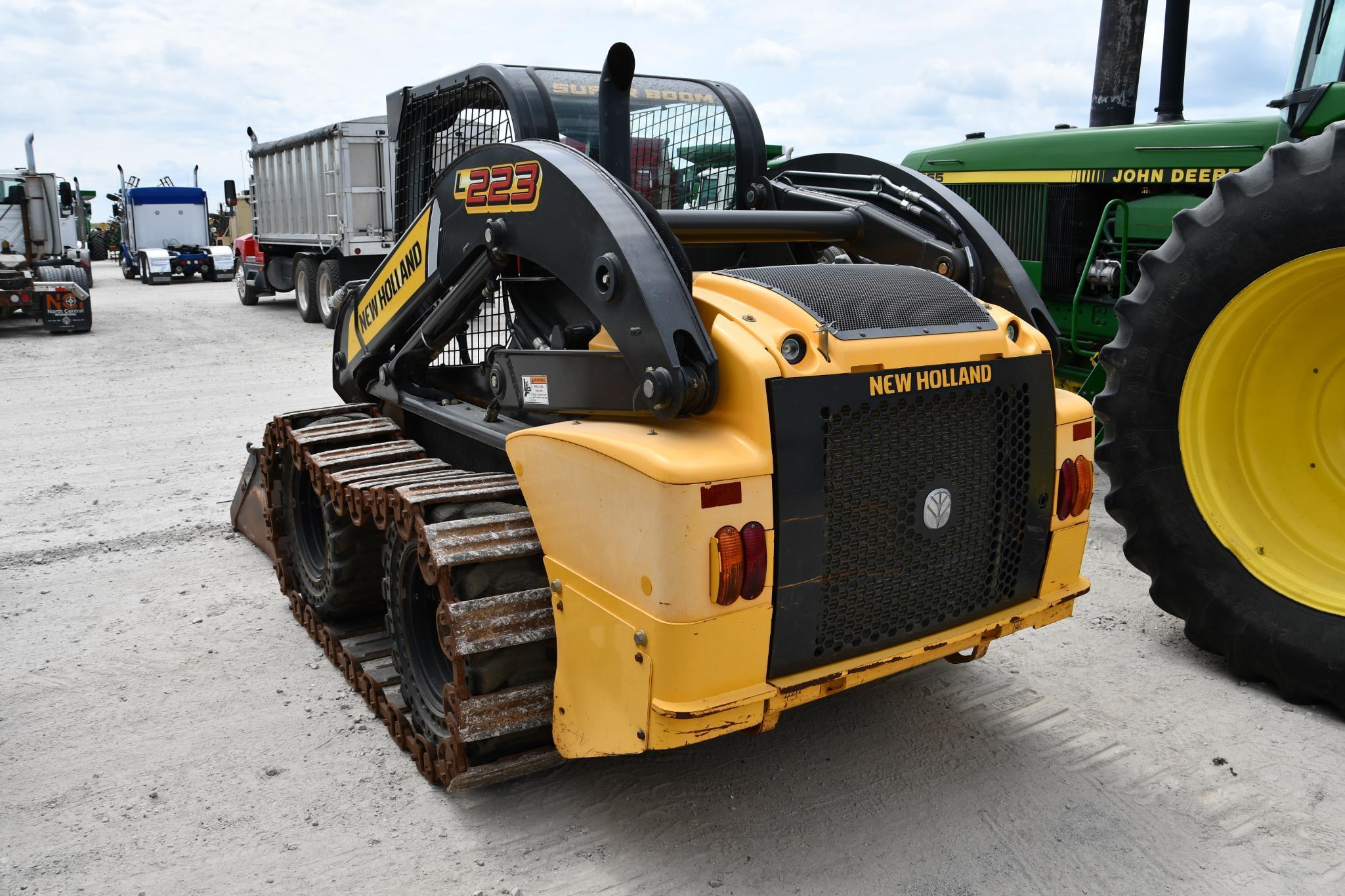 New Holland L223 skid steer