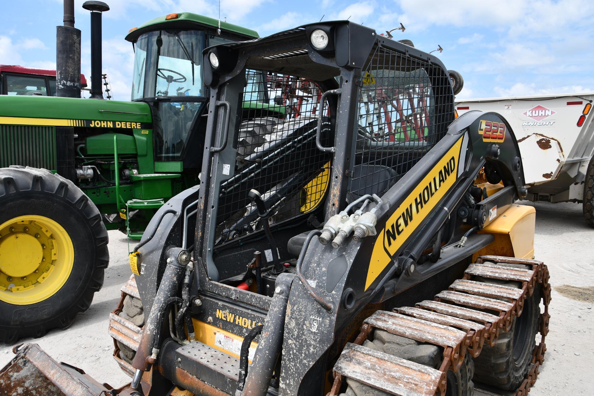 New Holland L223 skid steer