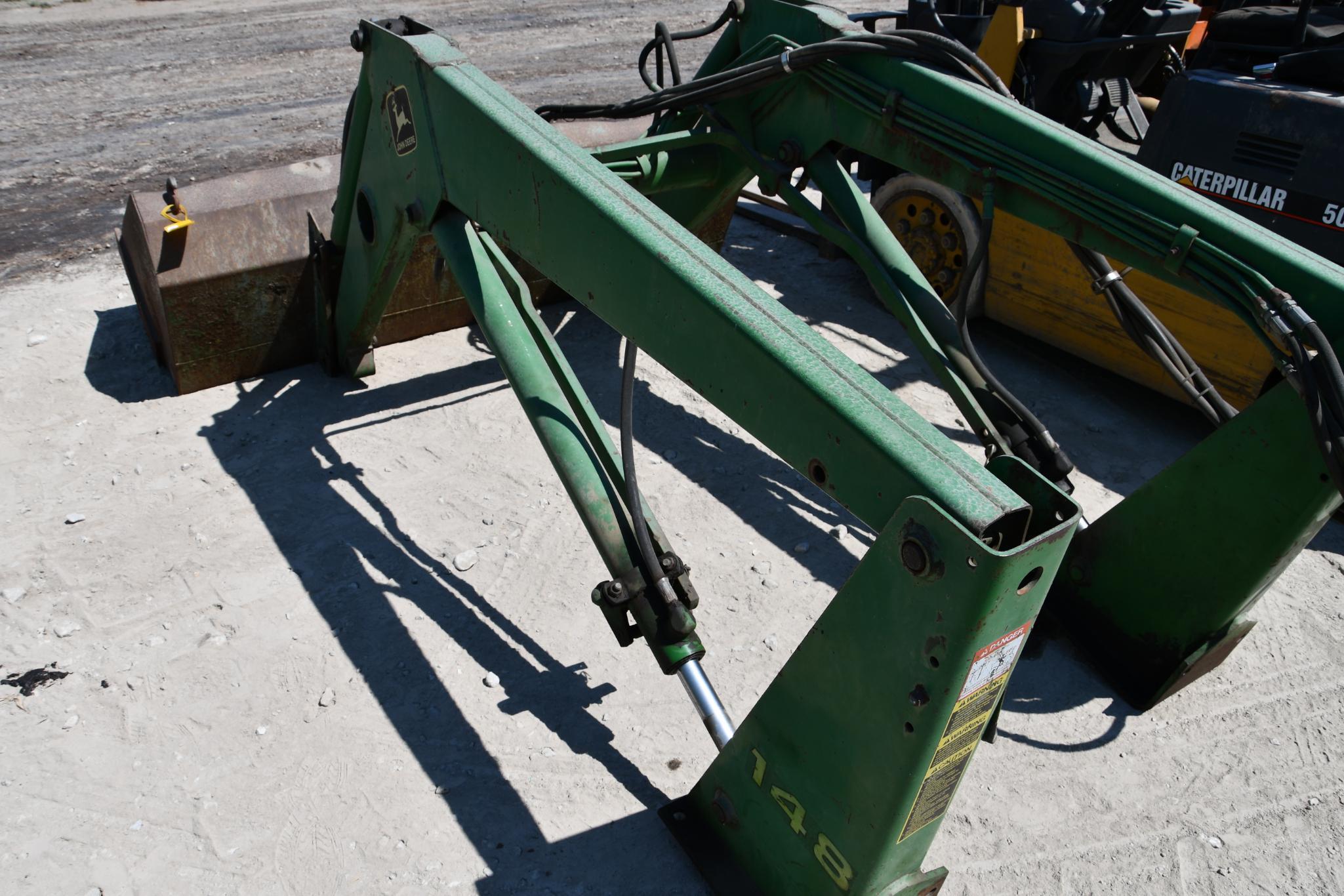 John Deere 148 loader w/ 6' bucket