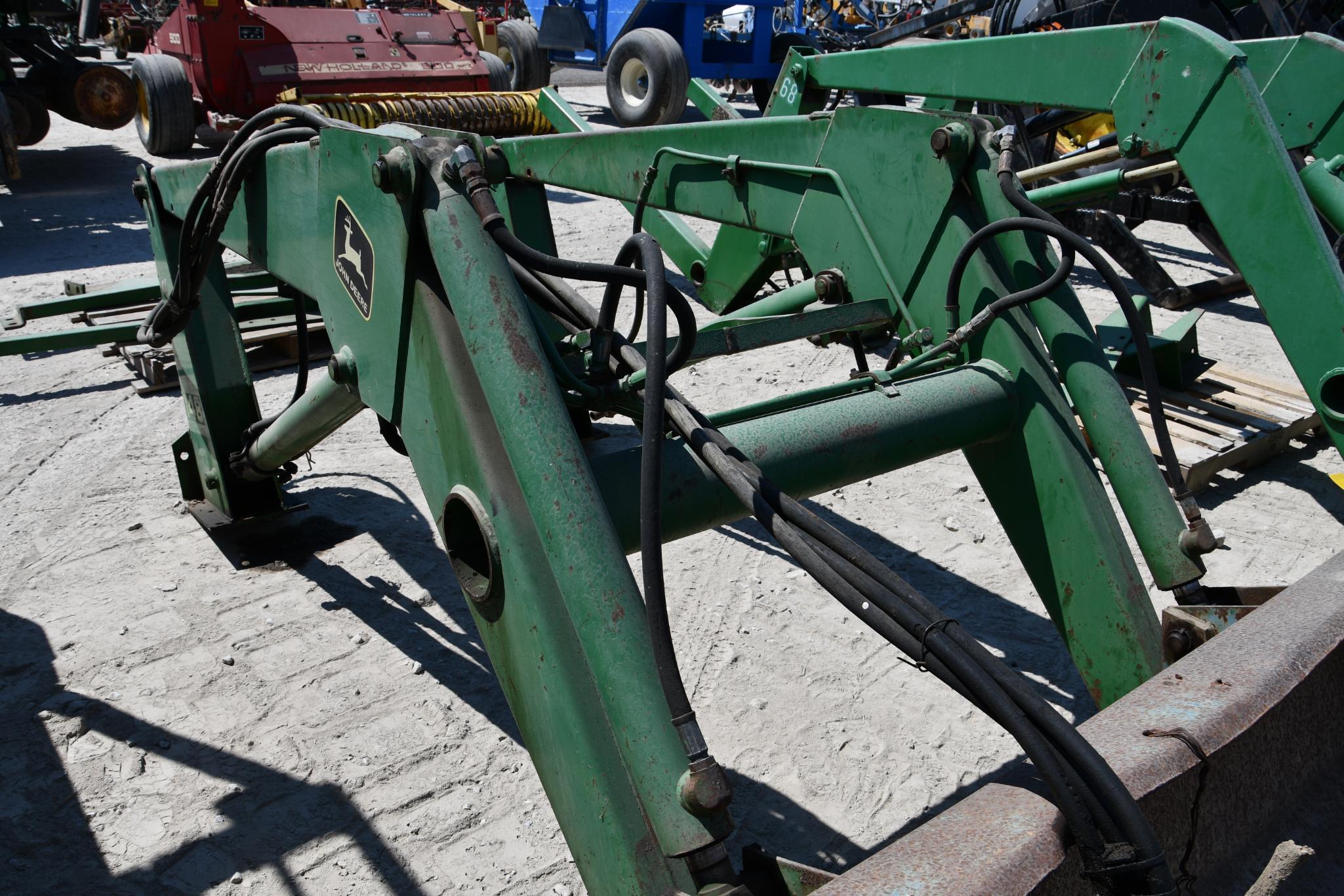 John Deere 148 loader w/ 6' bucket