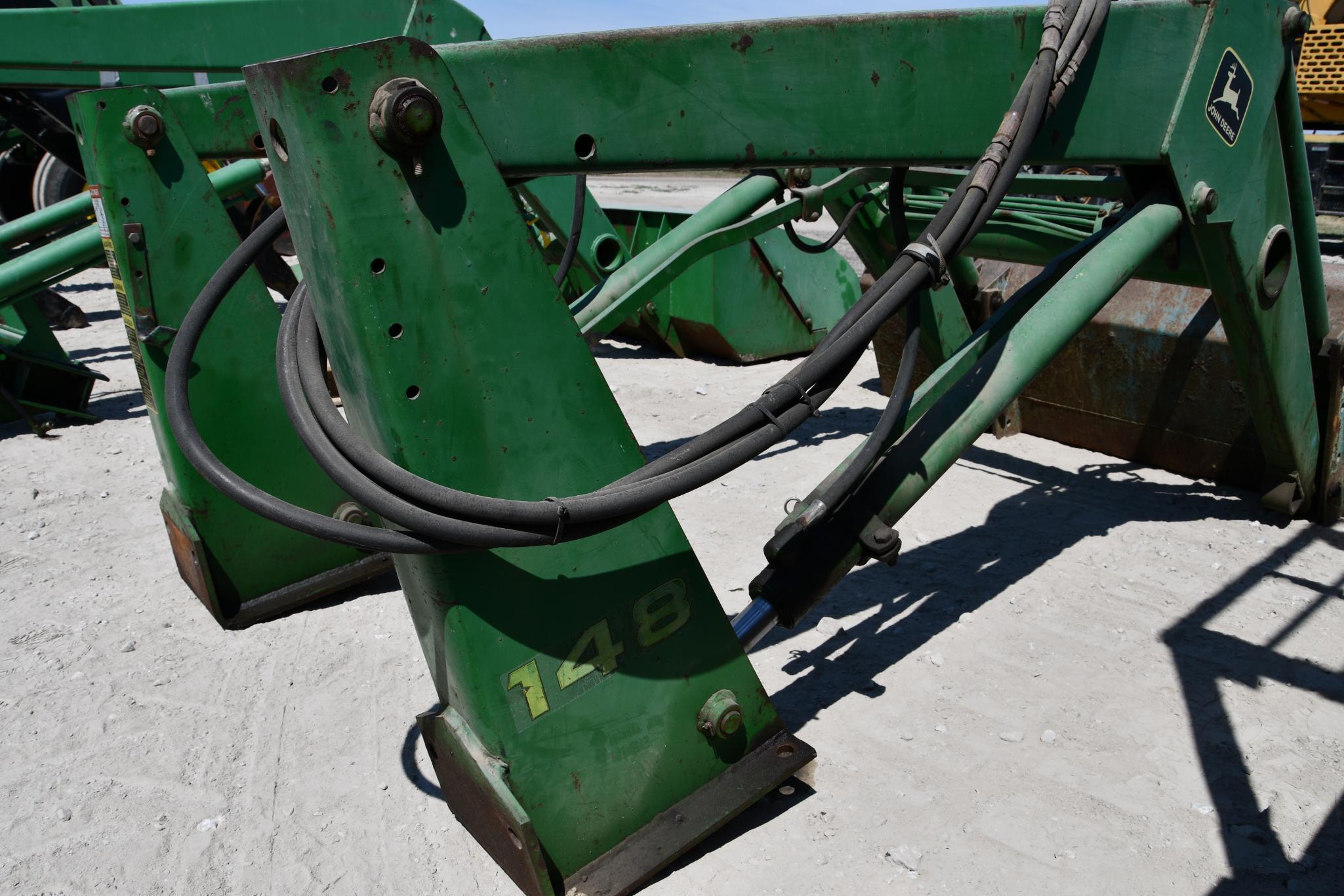 John Deere 148 loader w/ 6' bucket