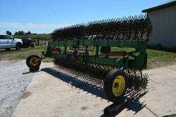 John Deere 400 30' 3-pt. rotary hoe