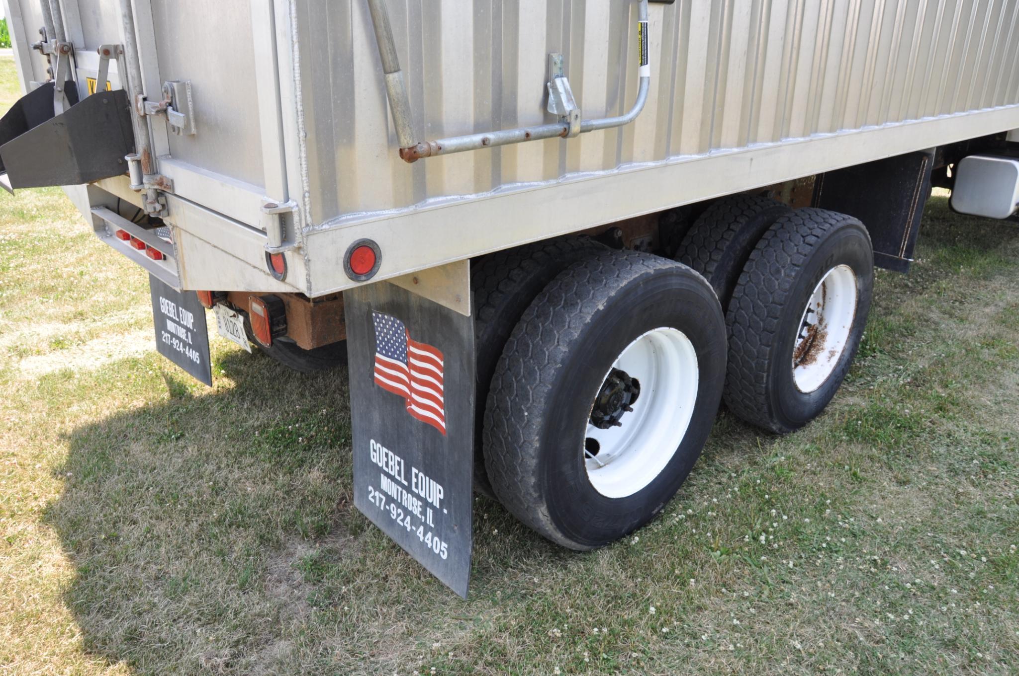 2007 Freightliner M2 grain truck