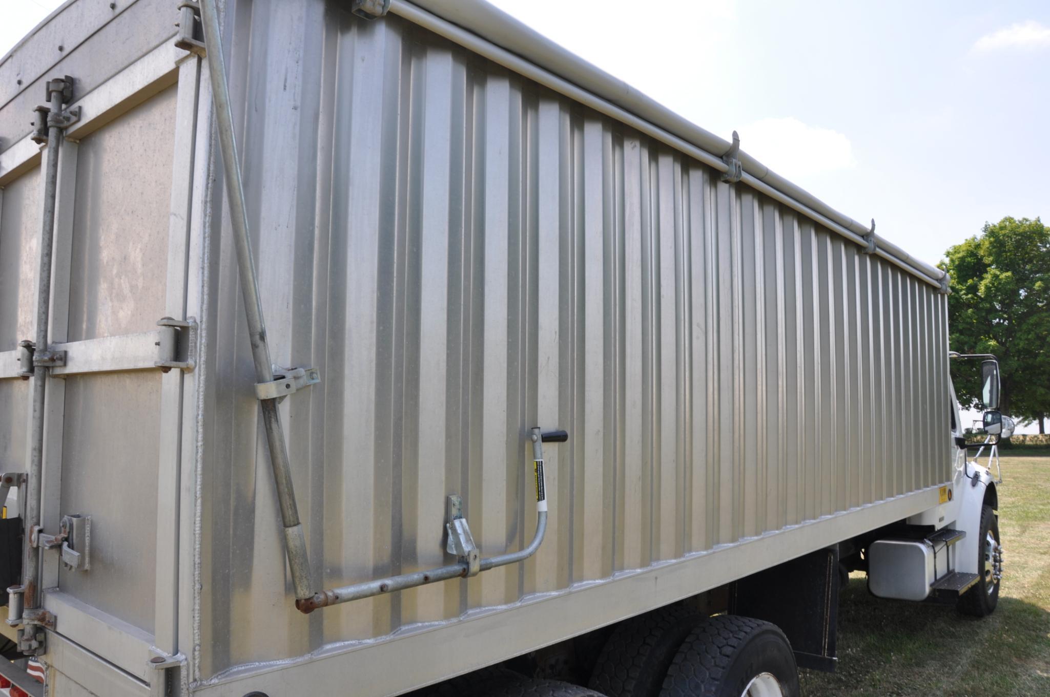 2007 Freightliner M2 grain truck