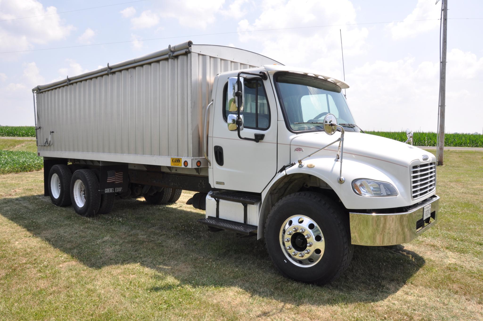 2007 Freightliner M2 grain truck