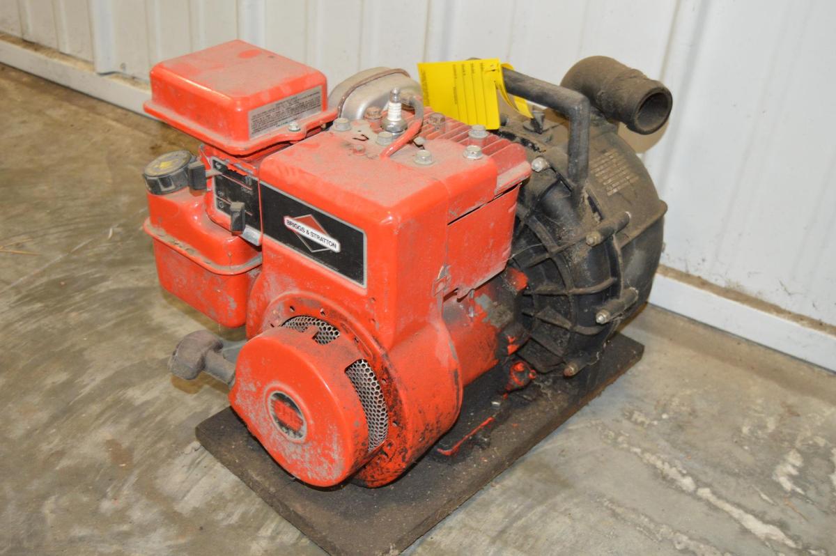 Briggs & Stratton gas engine w/ Homelite 2" poly transfer pump
