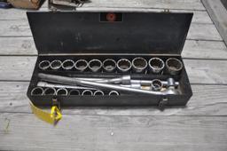 Wright 3/4" socket set in metal box