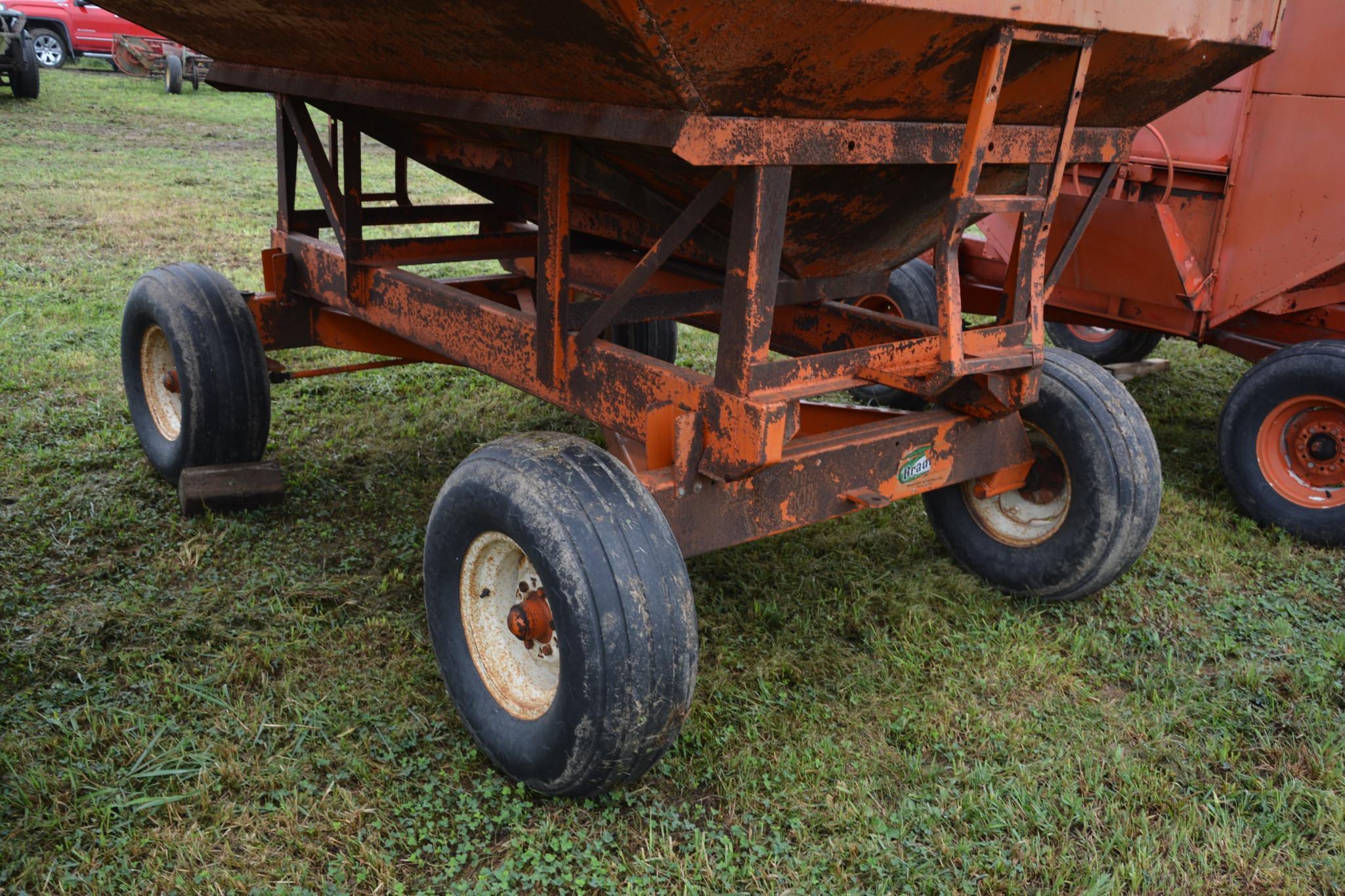 Bradford 225 bu gravity wagon