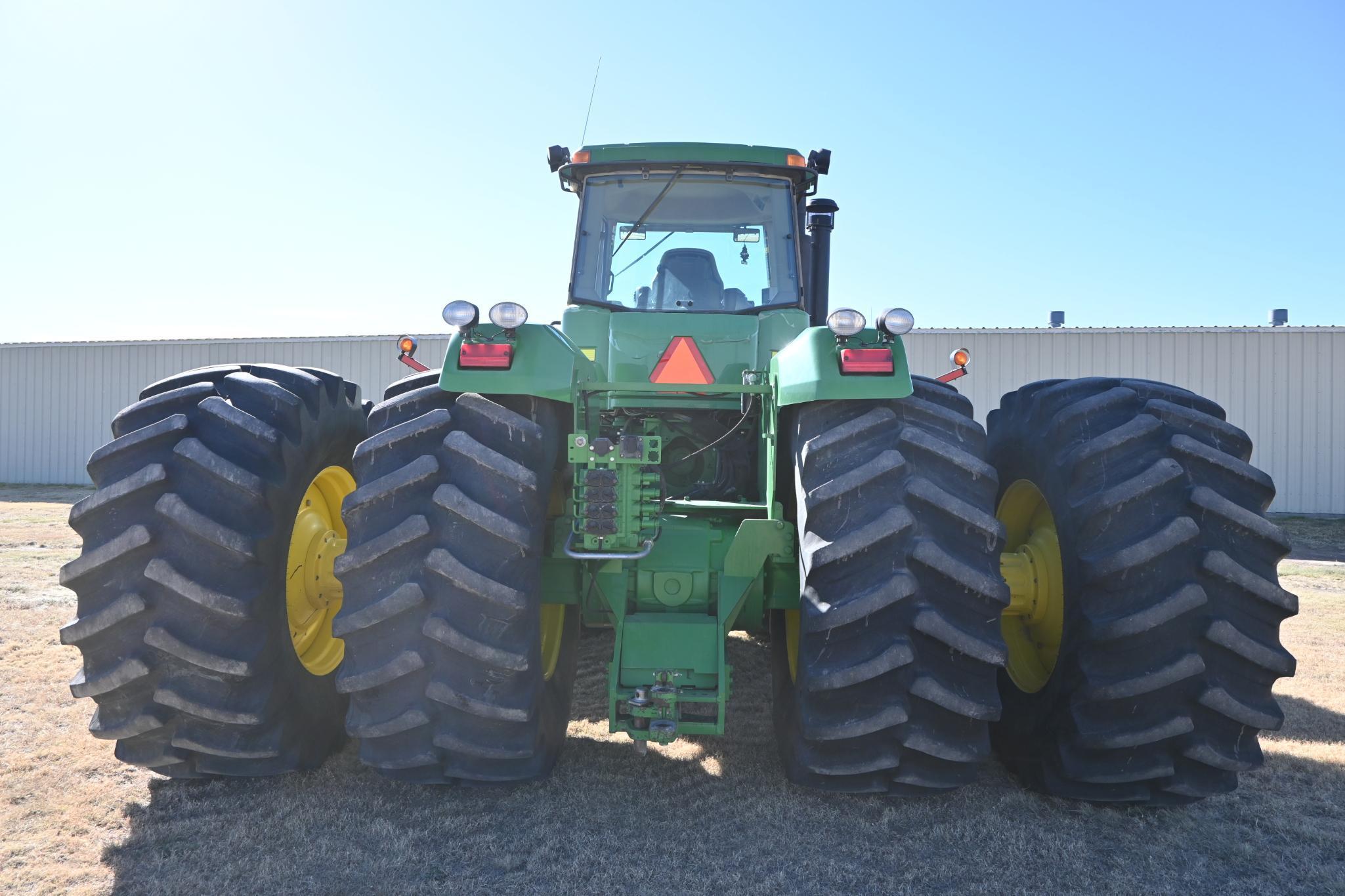 2005 John Deere 9320 4WD tractor