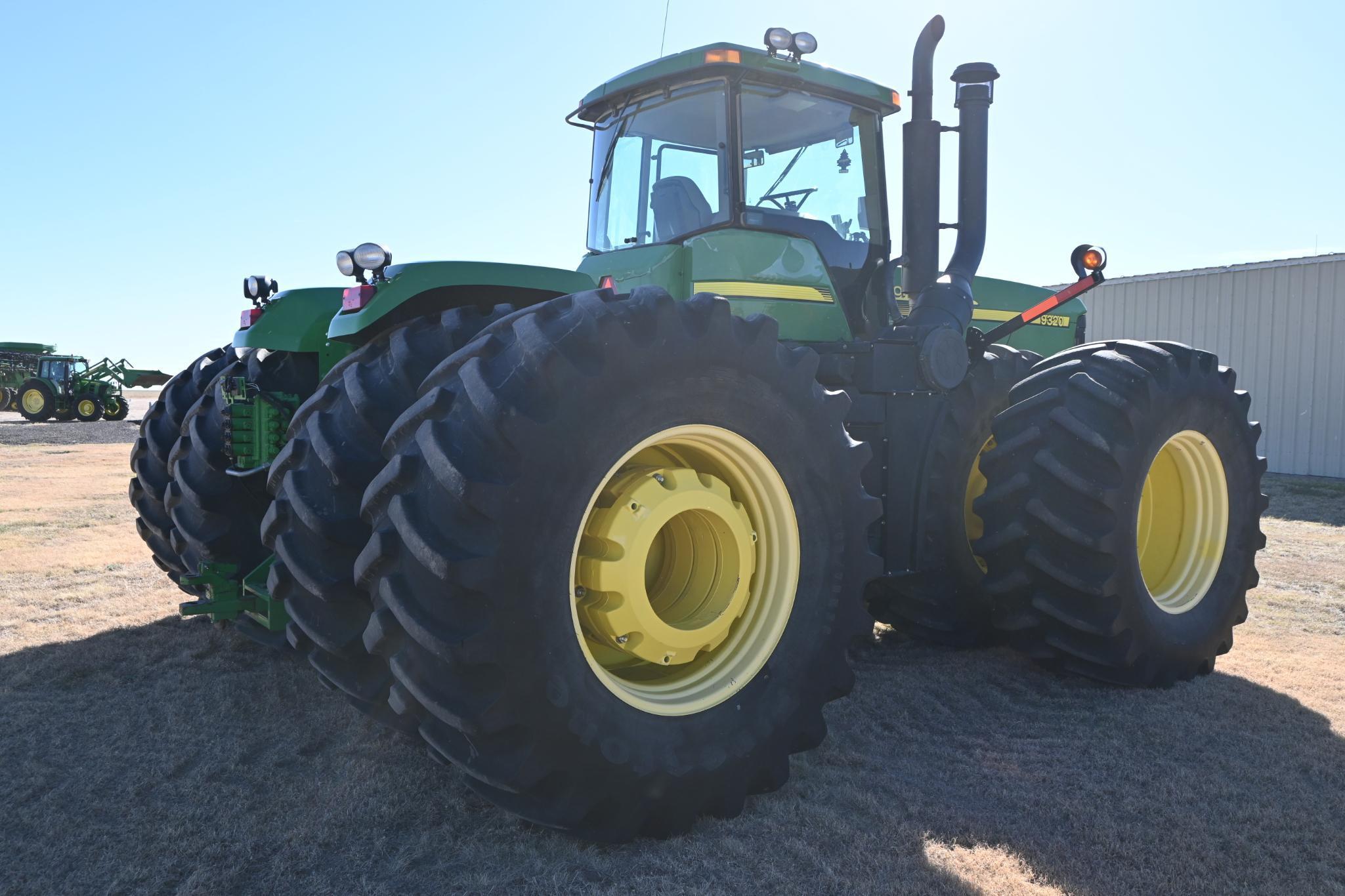 2005 John Deere 9320 4WD tractor