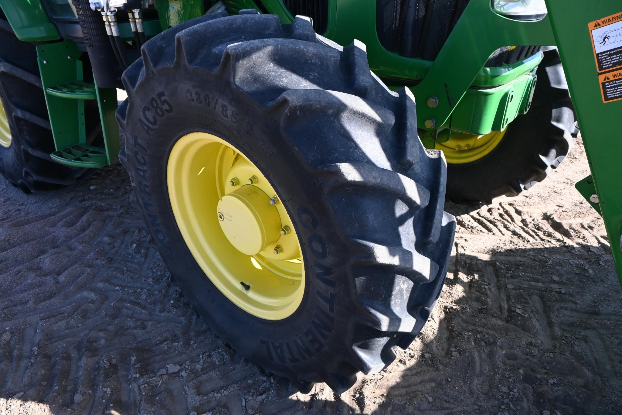 2009 John Deere 6230 Premium MFWD tractor