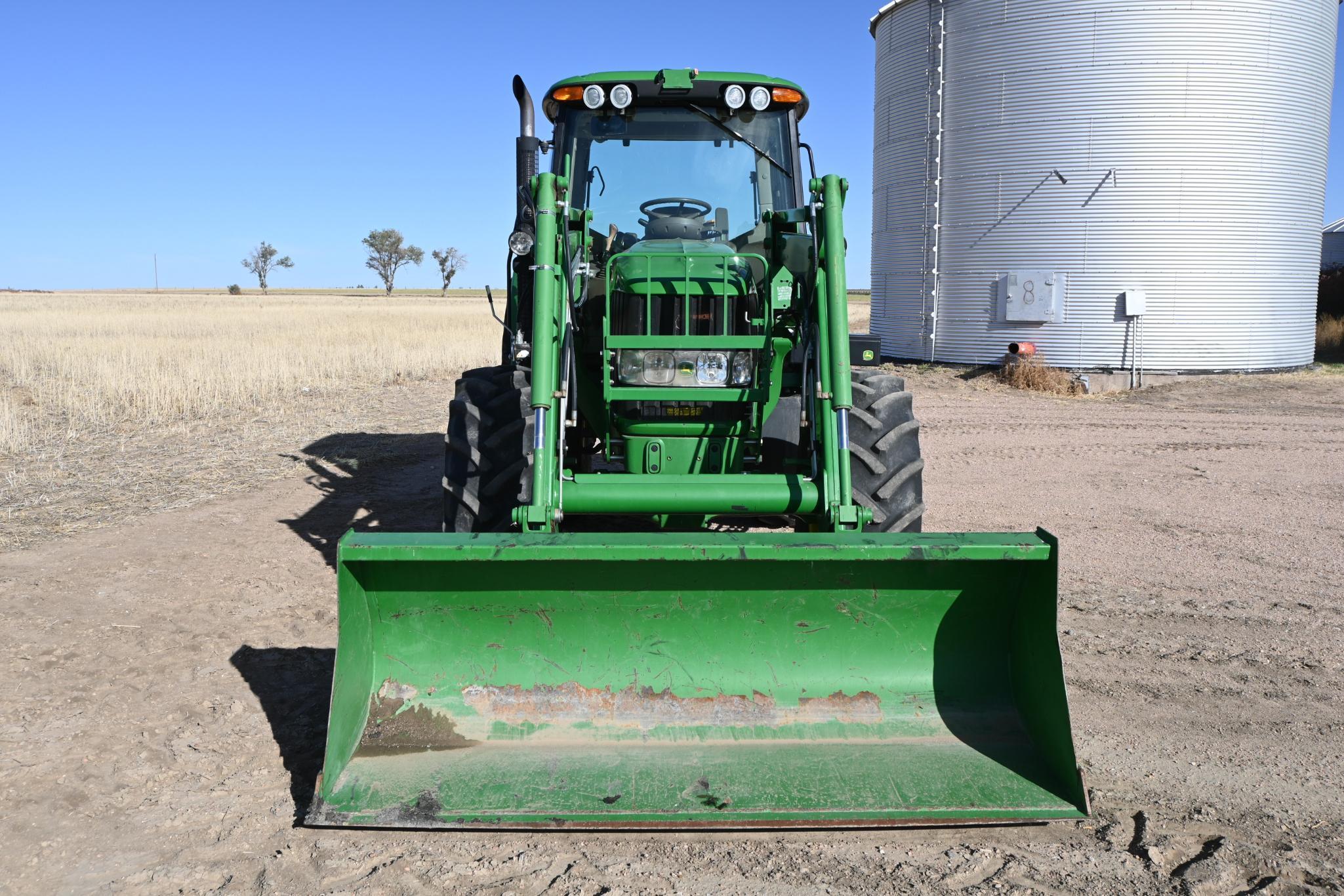 2009 John Deere 6230 Premium MFWD tractor